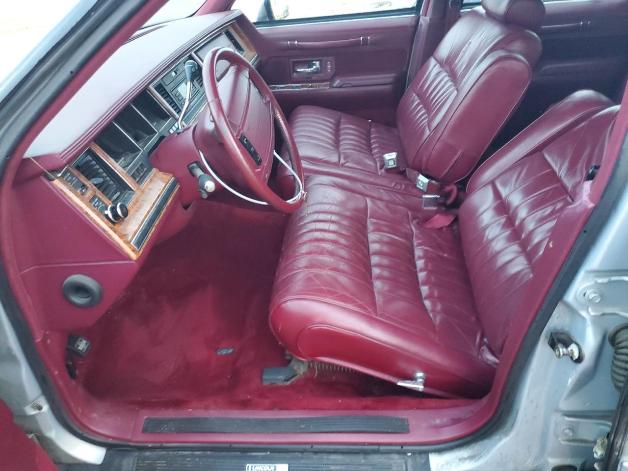 1993 Lincoln Town Car Executive Blue vin: 1LNLM81W7PY616000