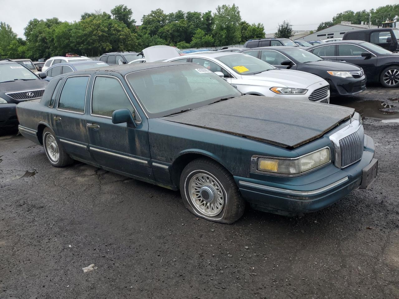 1995 Lincoln Town Car Executive Green vin: 1LNLM81W7SY707938