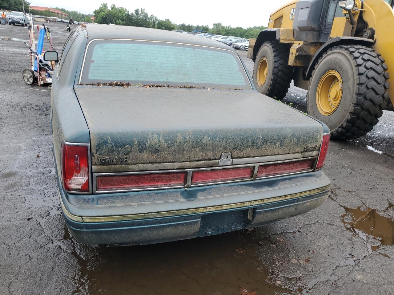 1995 Lincoln Town Car Executive Green vin: 1LNLM81W7SY707938