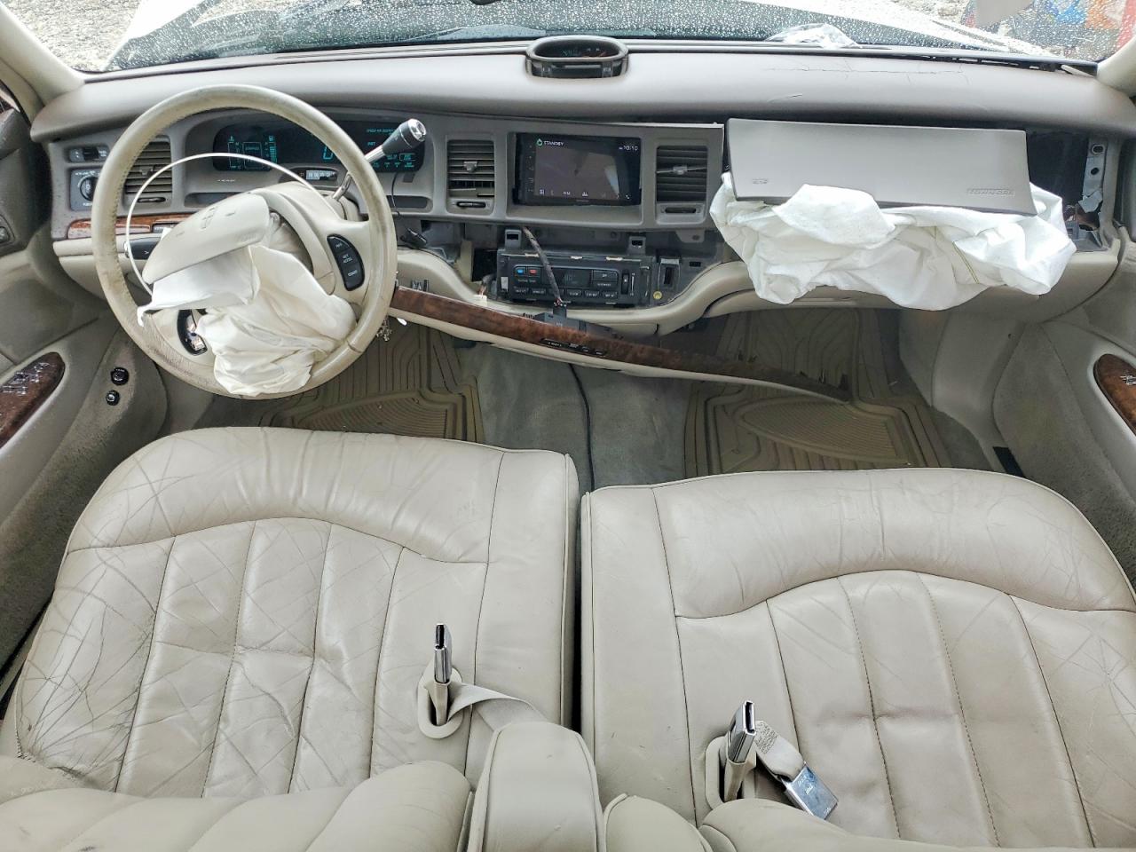 1997 Lincoln Town Car Executive Бежевый vin: 1LNLM81W7VY726400