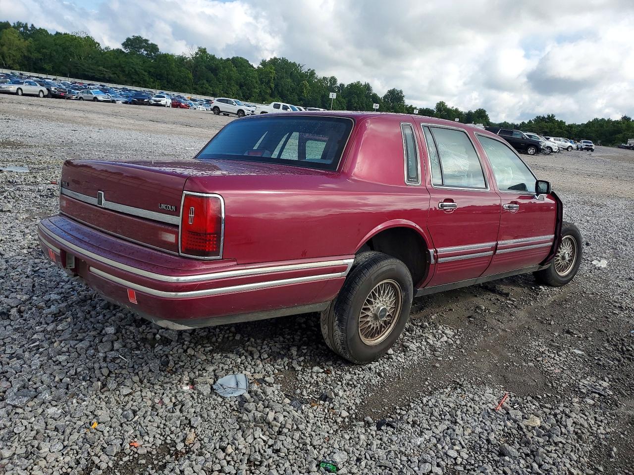 1993 Lincoln Town Car Executive Красный vin: 1LNLM81W8PY773258