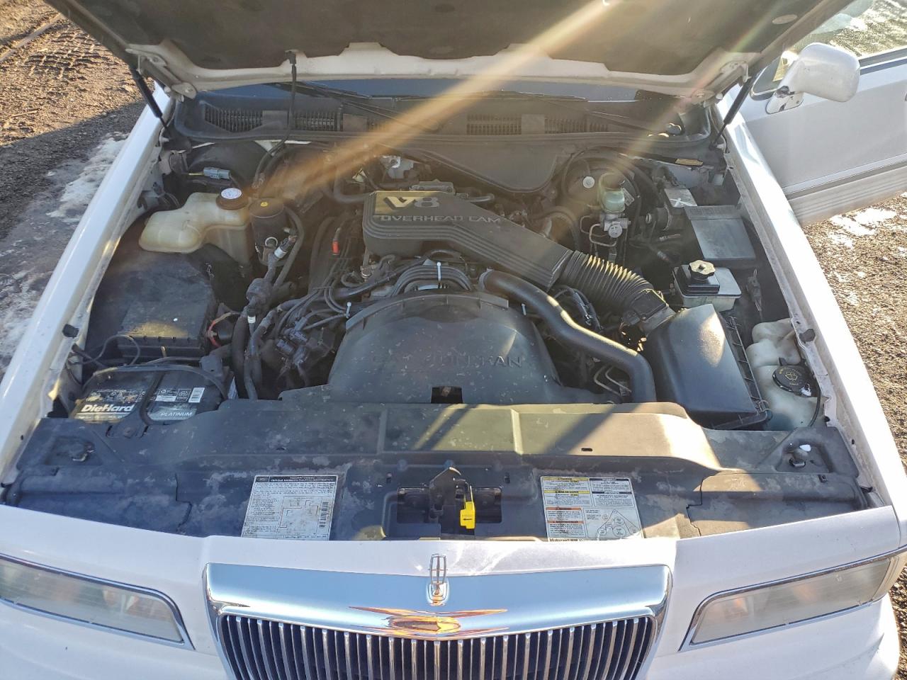 1995 Lincoln Town Car Executive White vin: 1LNLM81W8SY725171