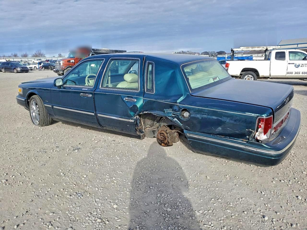 1995 Lincoln Town Car Executive Зеленый vin: 1LNLM81WXSY673249