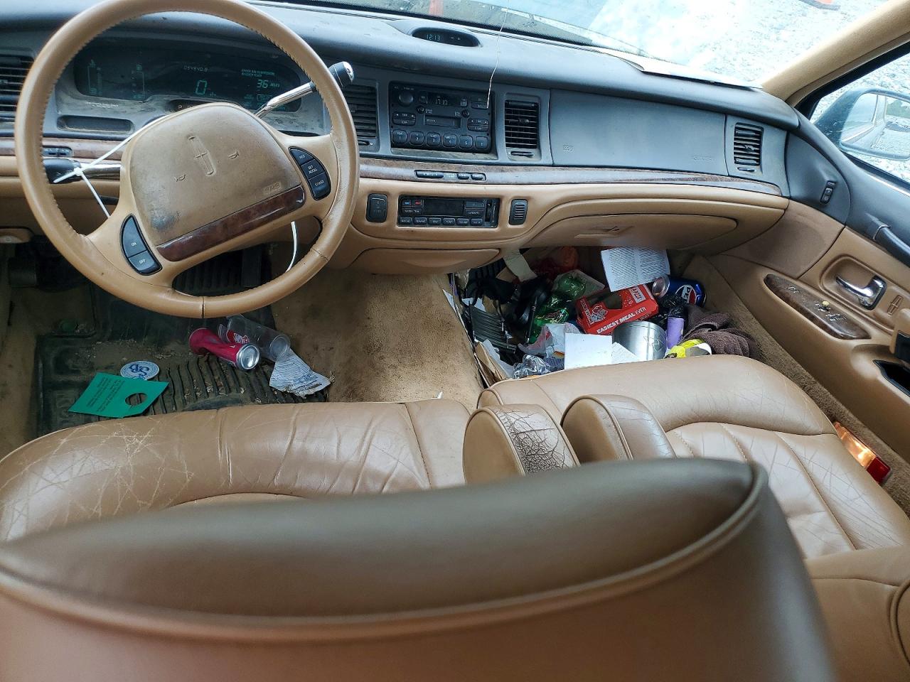 1996 Lincoln Town Car Executive Green vin: 1LNLM81WXTY618690