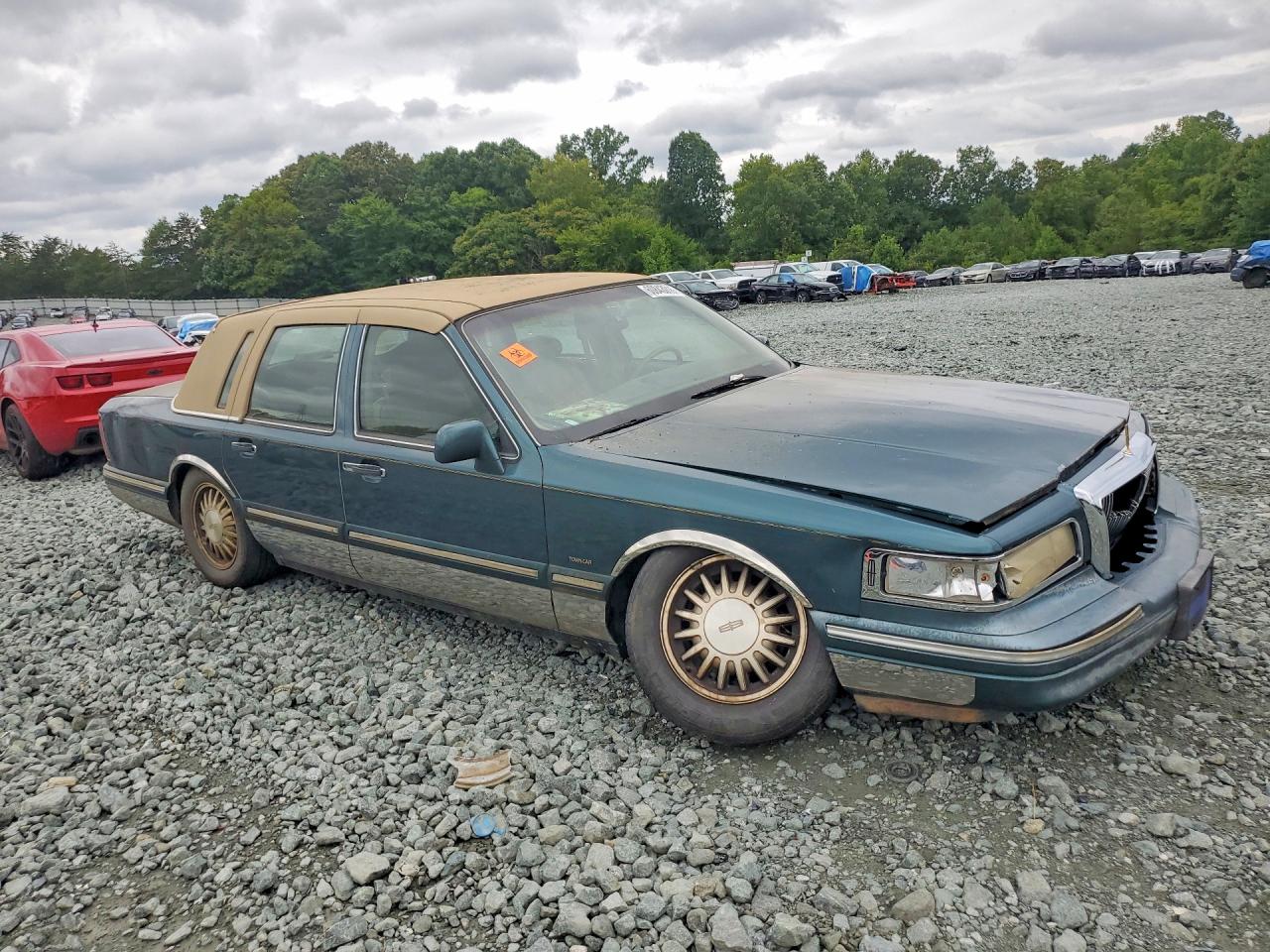 1996 Lincoln Town Car Executive Green vin: 1LNLM81WXTY618690
