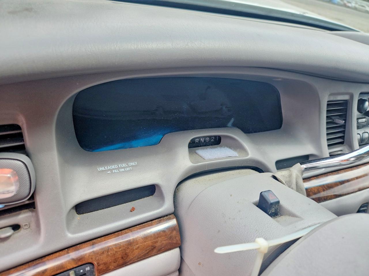 1996 Lincoln Town Car Executive Серебряный vin: 1LNLM81WXTY723066