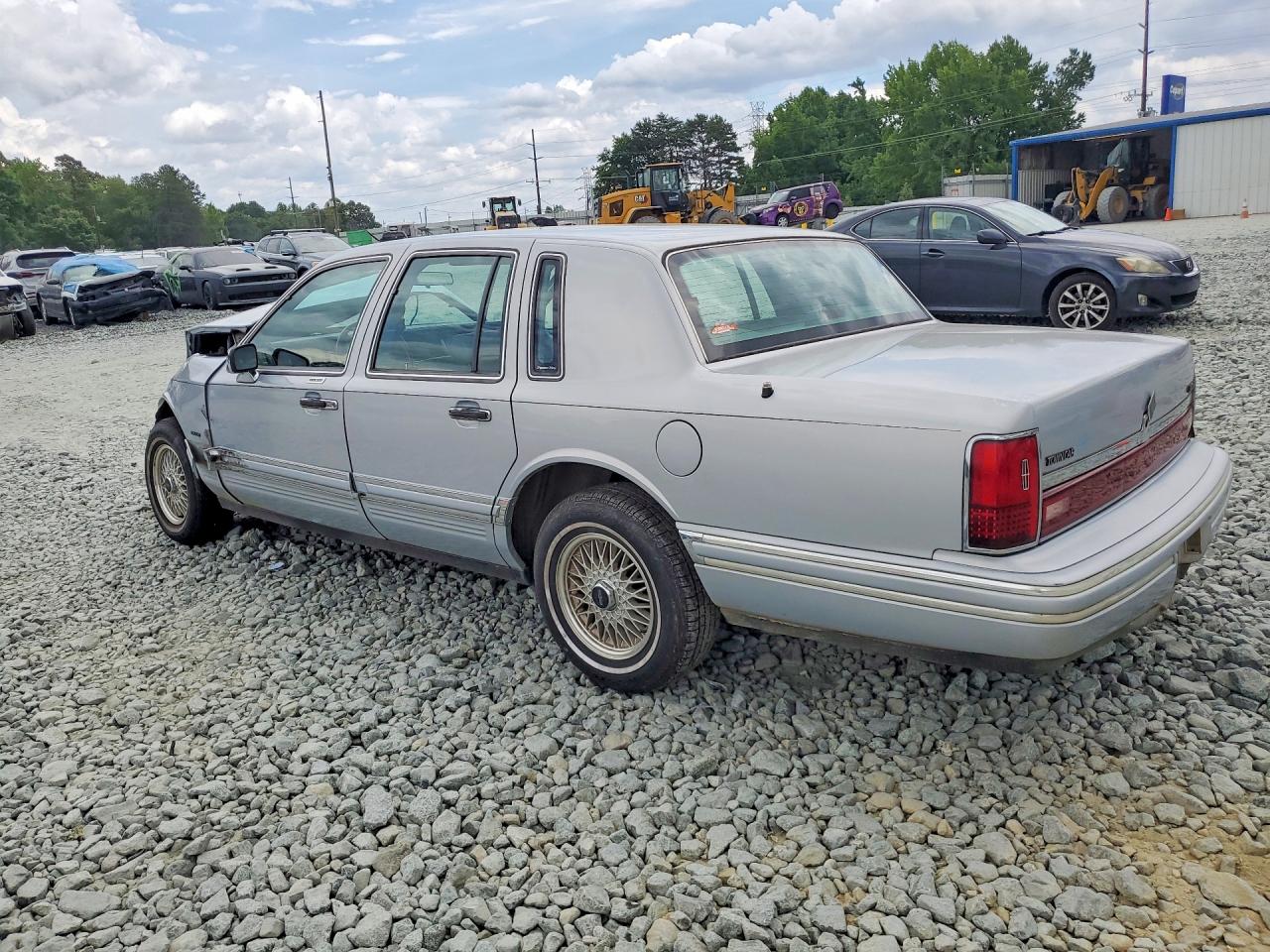 1994 Lincoln Town Car Signature Silver vin: 1LNLM82W2RY767022