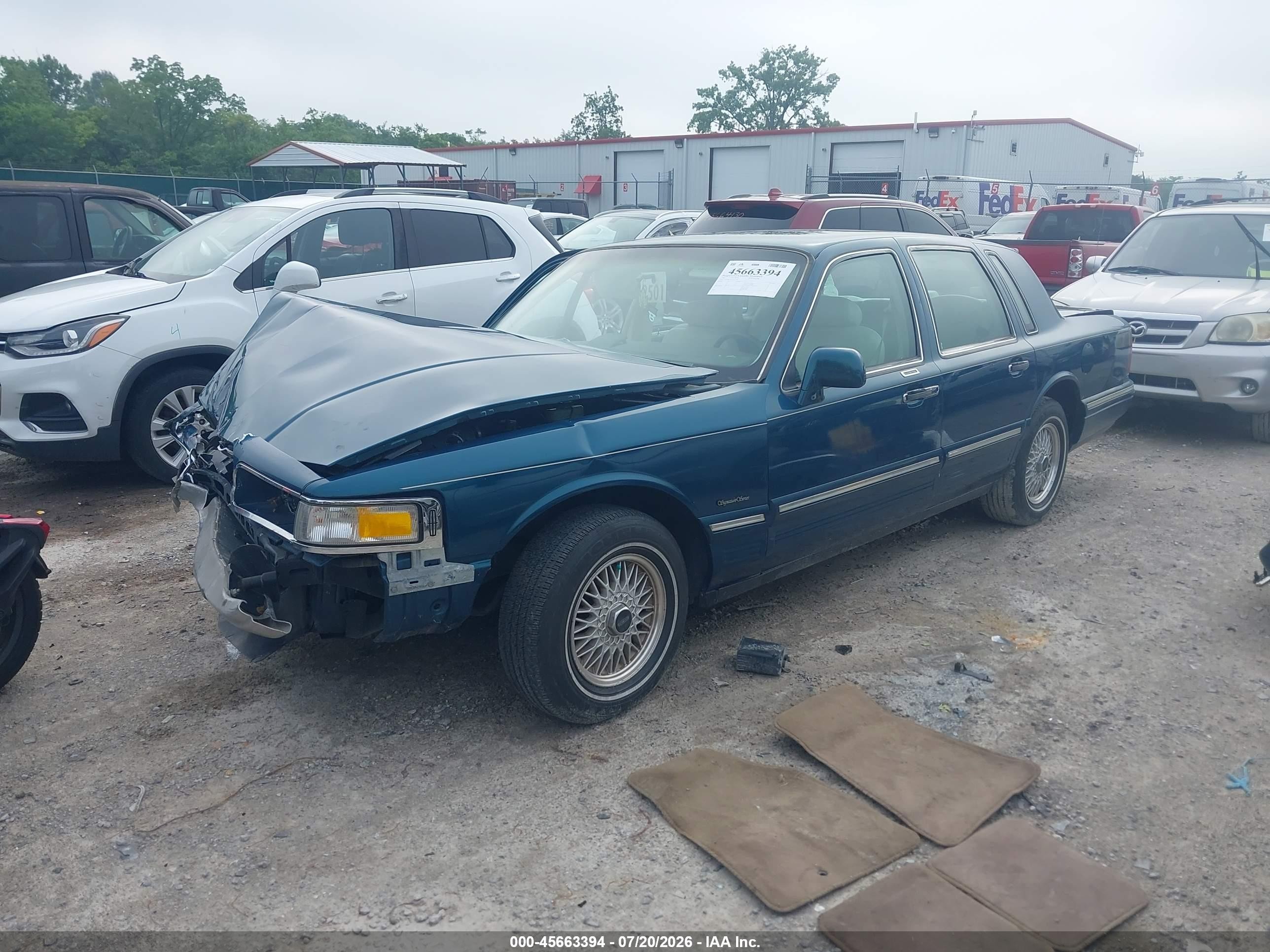 1997 Lincoln Town Car Signature Blue vin: 1LNLM82W2VY671949