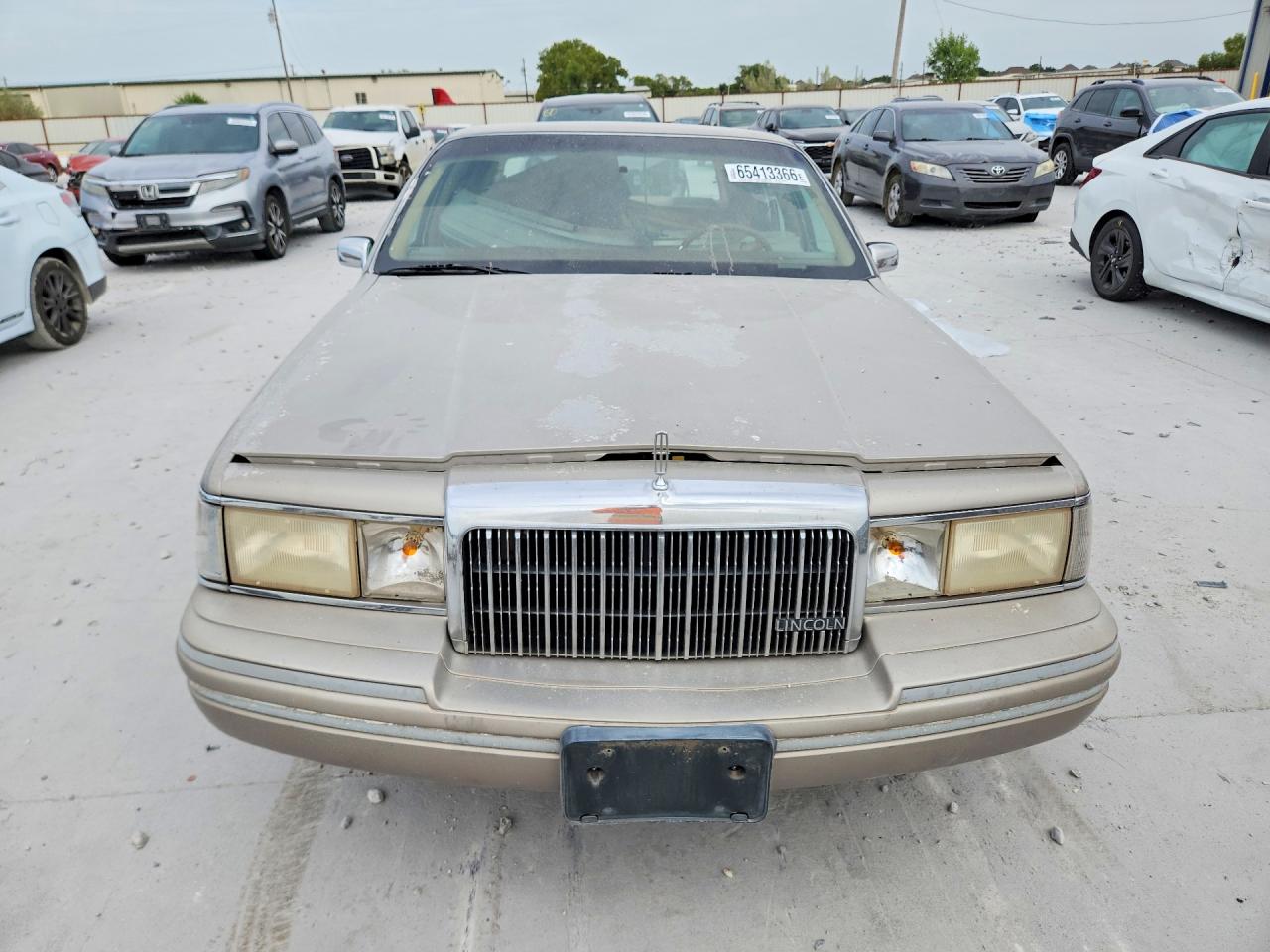 1994 Lincoln Town Car Signature Желто-коричневый vin: 1LNLM82W3RY647410