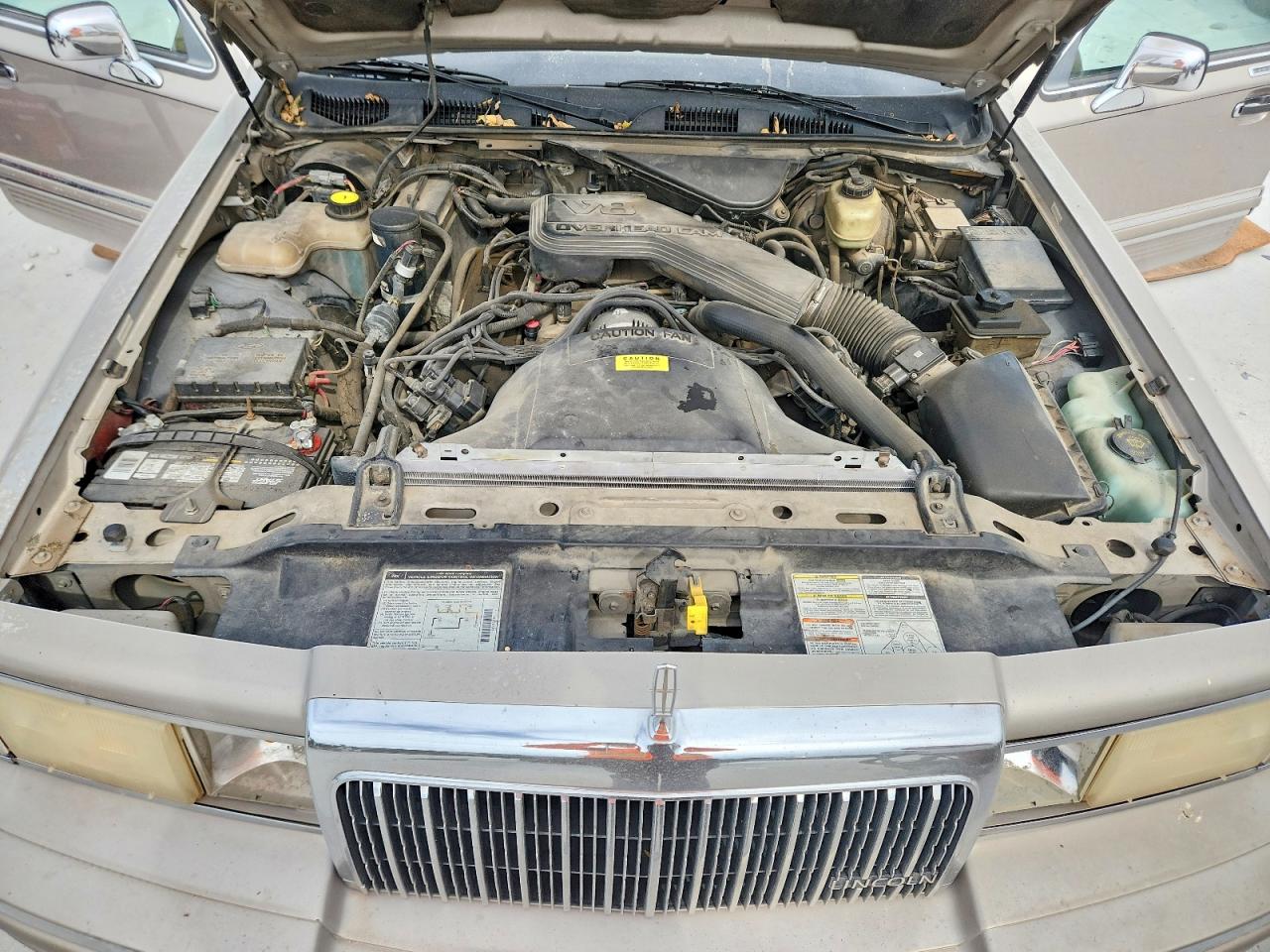 1994 Lincoln Town Car Signature Желто-коричневый vin: 1LNLM82W3RY647410