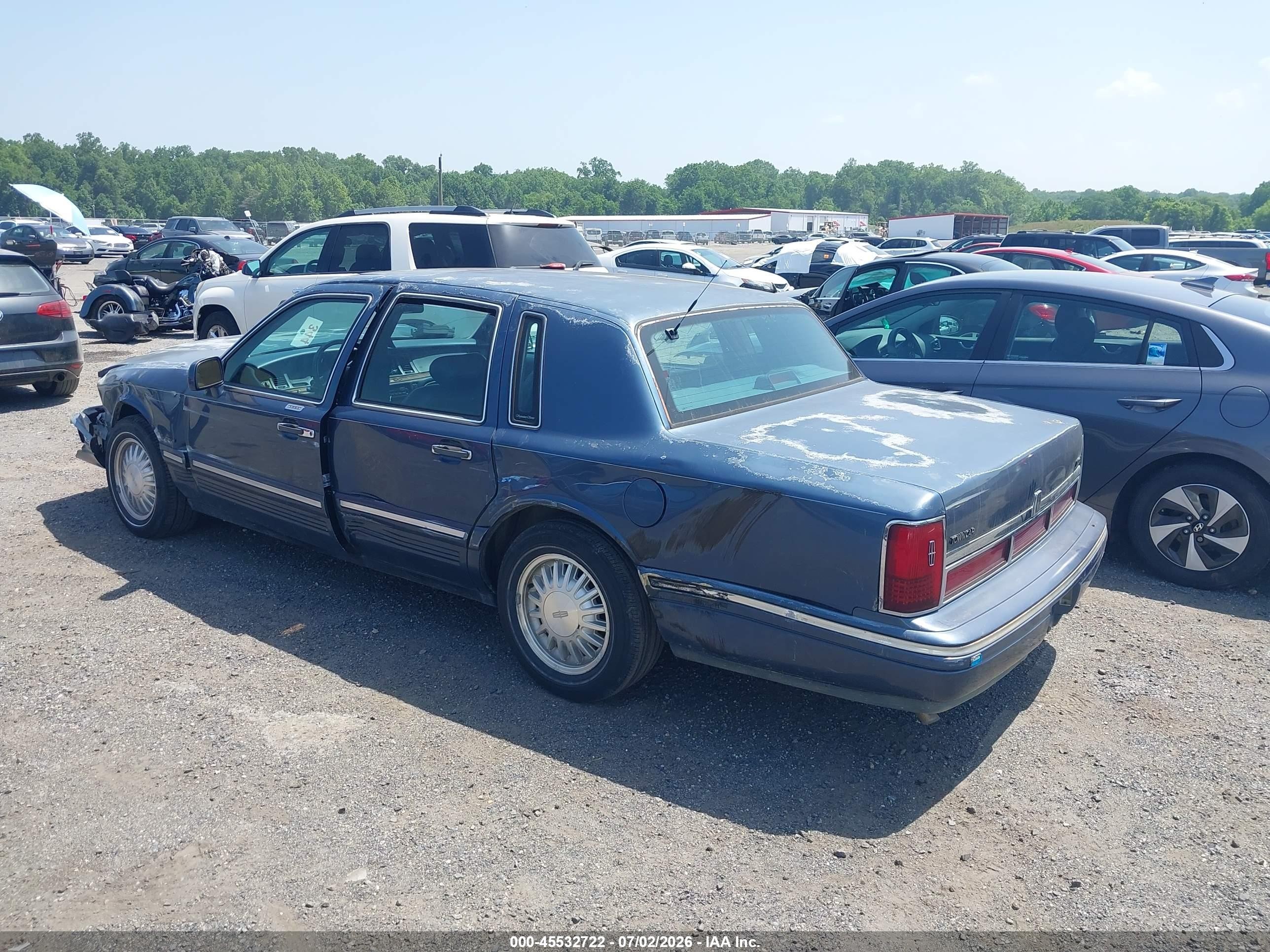 1996 Lincoln Town Car Sgn/dmnd Anv/cypress/jn Blue vin: 1LNLM82W4TY669908