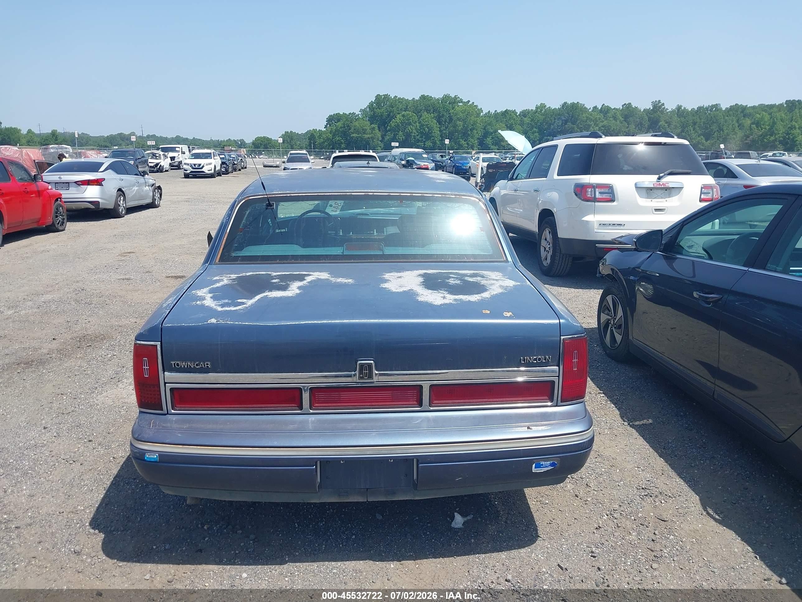 1996 Lincoln Town Car Sgn/dmnd Anv/cypress/jn Blue vin: 1LNLM82W4TY669908