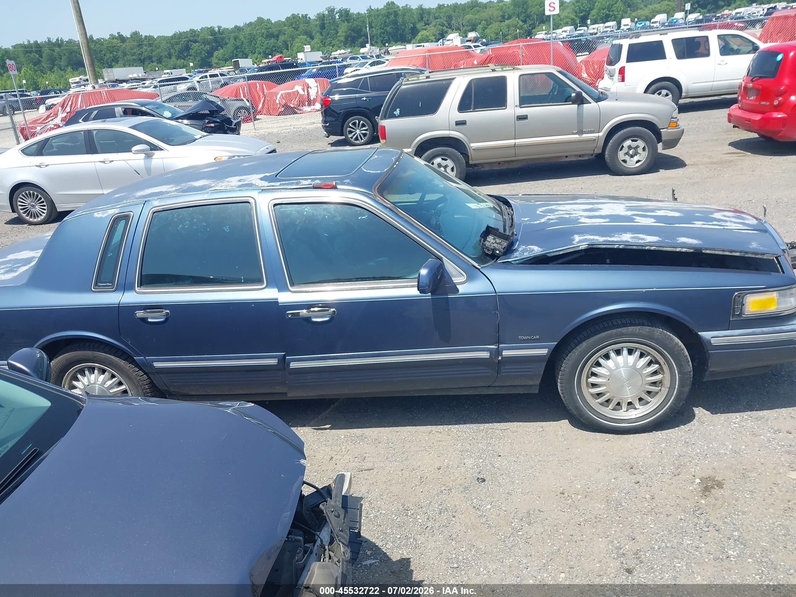 1996 Lincoln Town Car Sgn/dmnd Anv/cypress/jn Blue vin: 1LNLM82W4TY669908