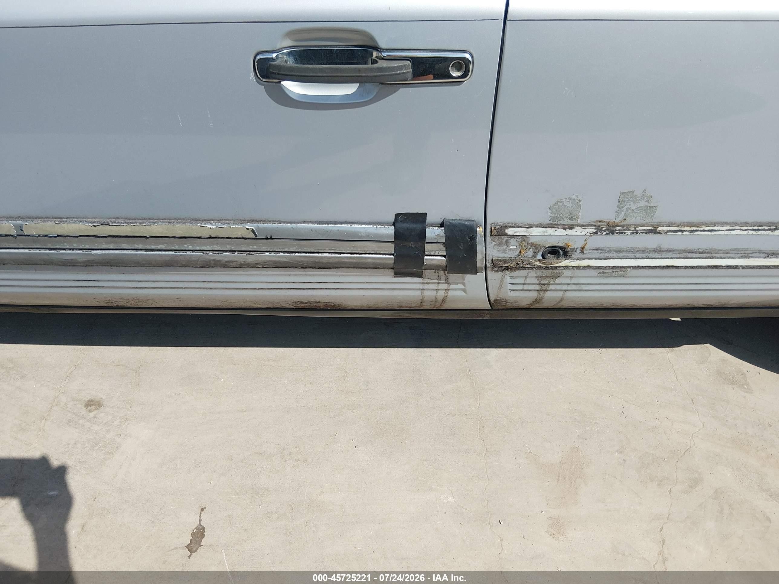 1995 Lincoln Town Car Signature/spinnaker Серебряный vin: 1LNLM82W6SY761696