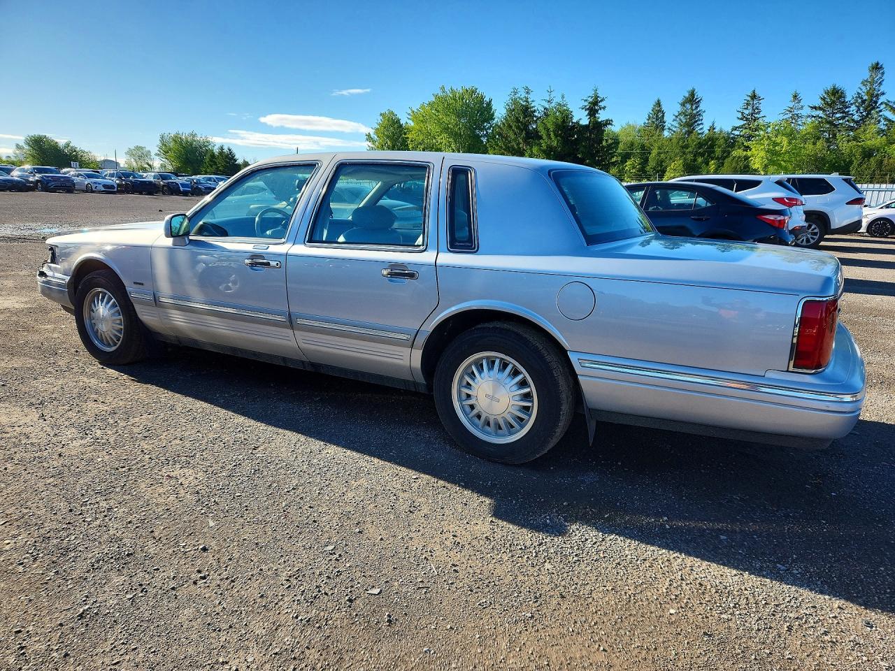 1996 Lincoln Town Car Signature Серебряный vin: 1LNLM82W6TY721605