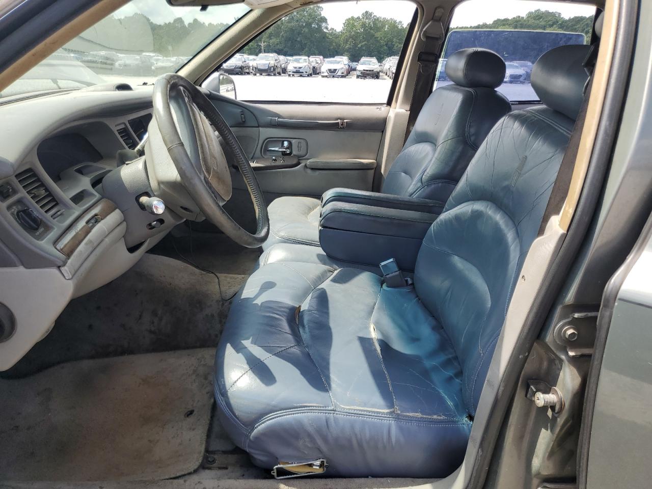 1997 Lincoln Town Car Signature Gray vin: 1LNLM82W6VY643586