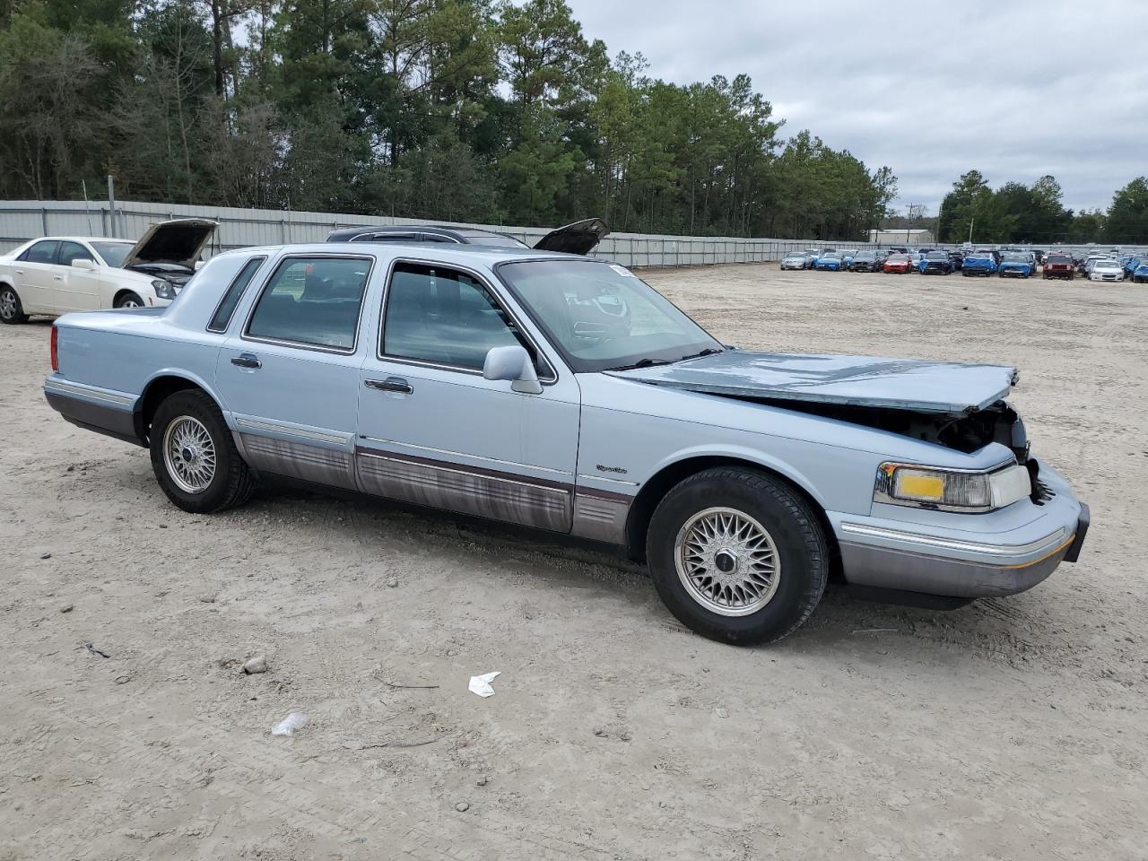 1997 Lincoln Town Car Signature Teal vin: 1LNLM82W7VY722233