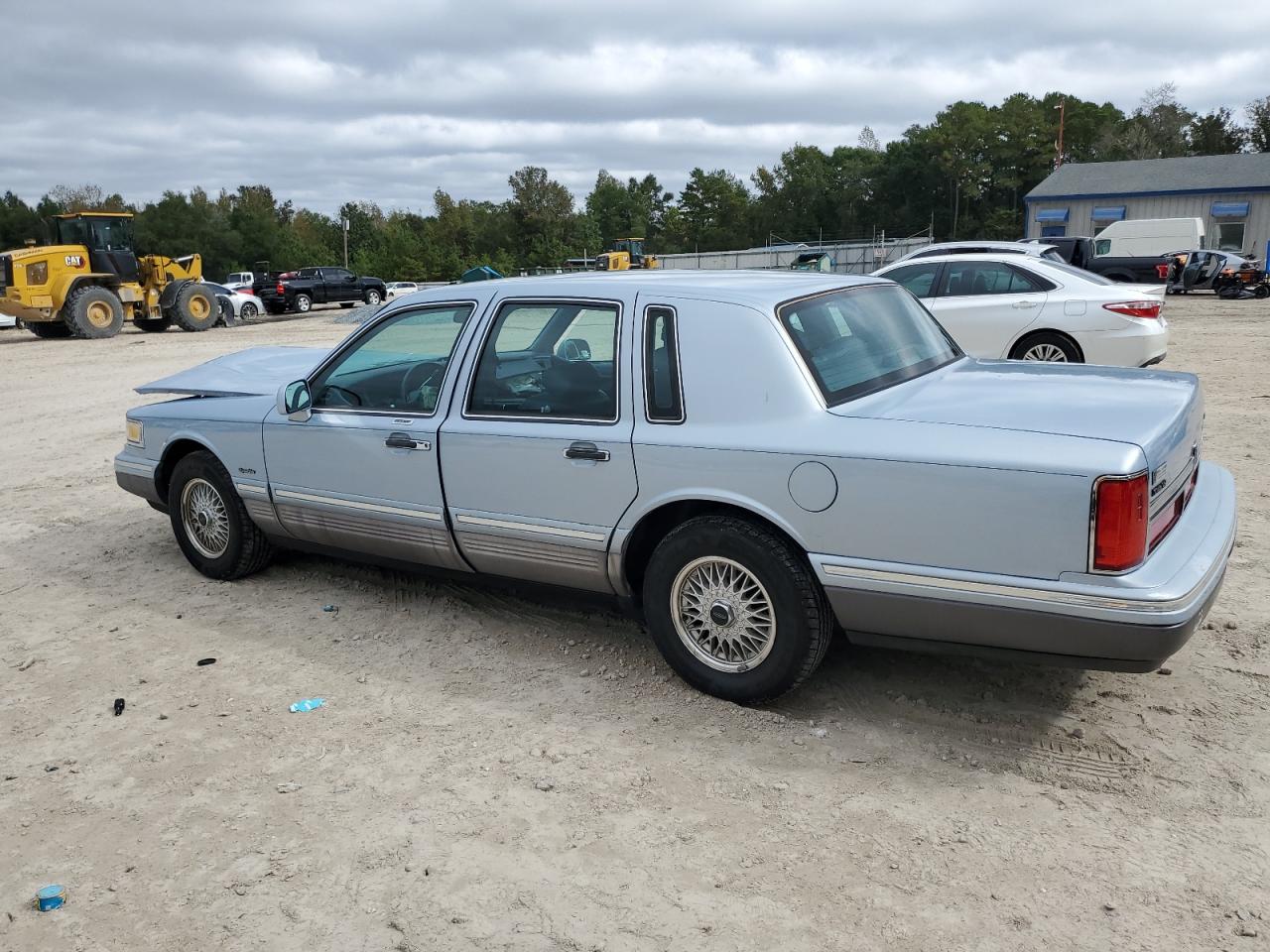1997 Lincoln Town Car Signature Teal vin: 1LNLM82W7VY722233