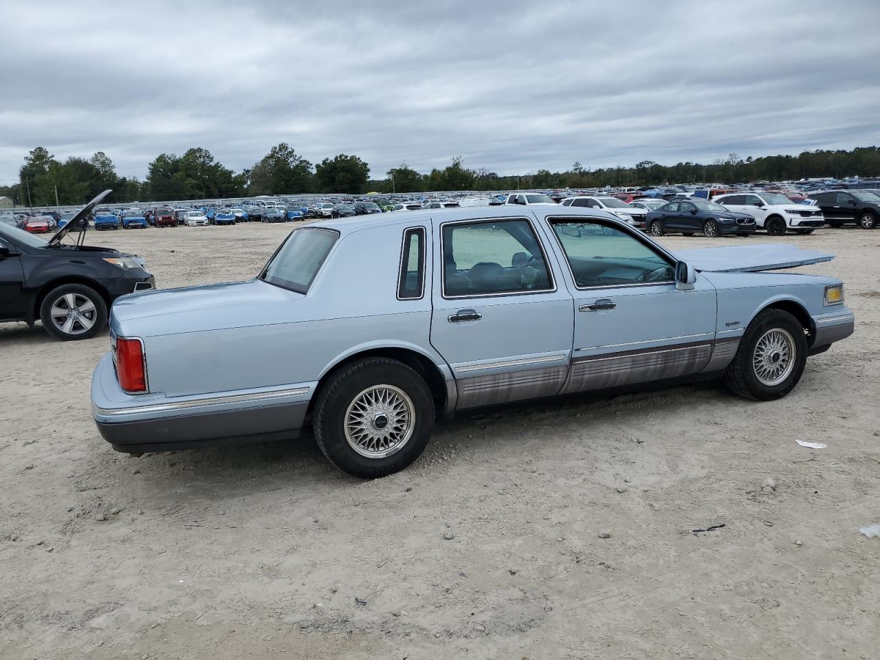 1997 Lincoln Town Car Signature Teal vin: 1LNLM82W7VY722233