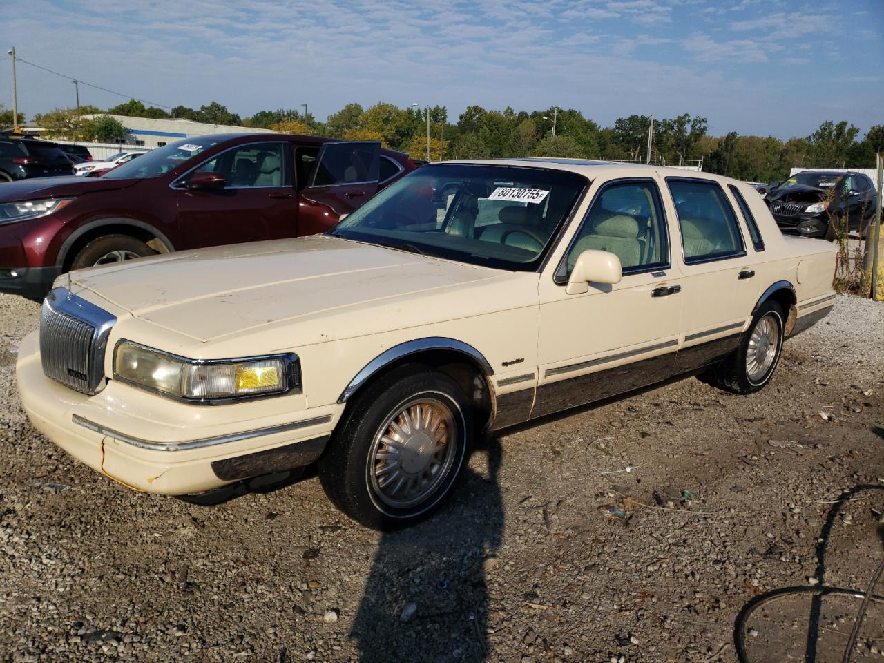 1997 Lincoln Town Car Signature Beige vin: 1LNLM82W8VY623355