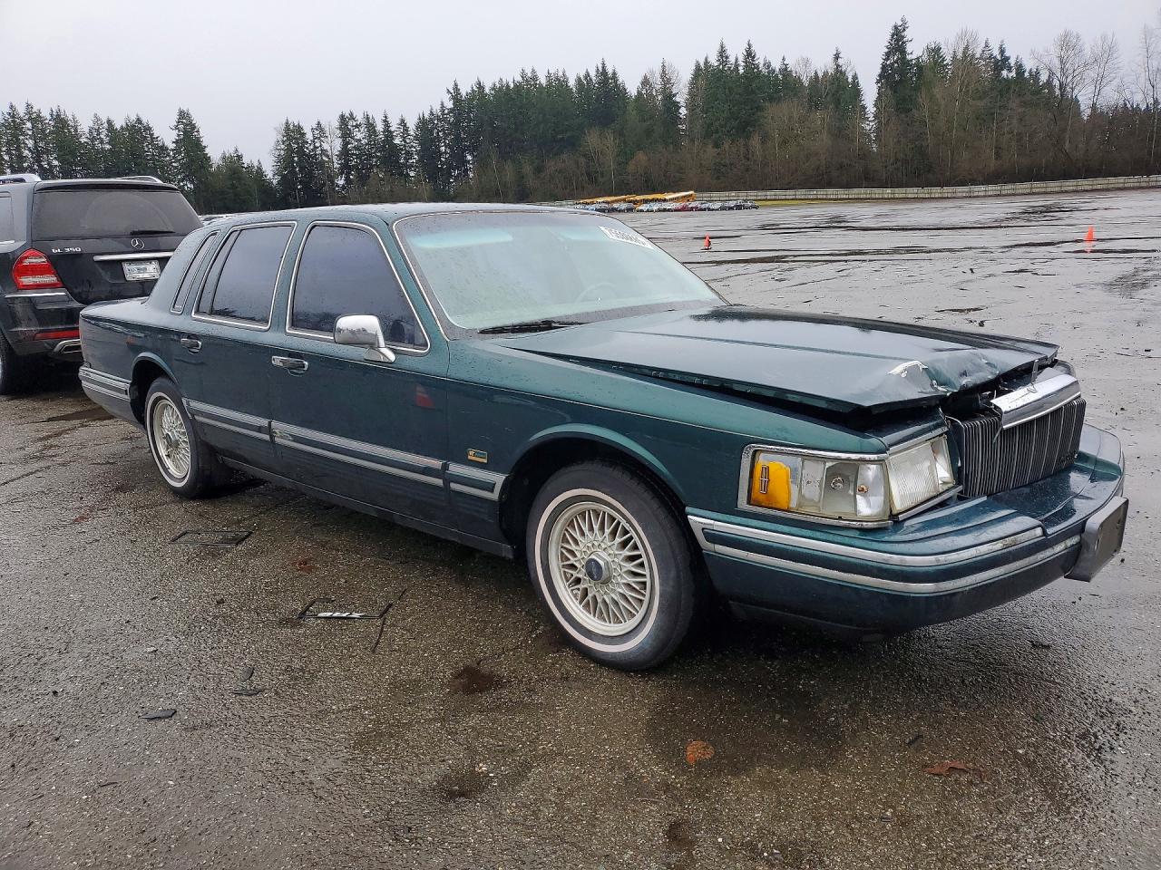1992 Lincoln Town Car Signature Green vin: 1LNLM82WXNY740189