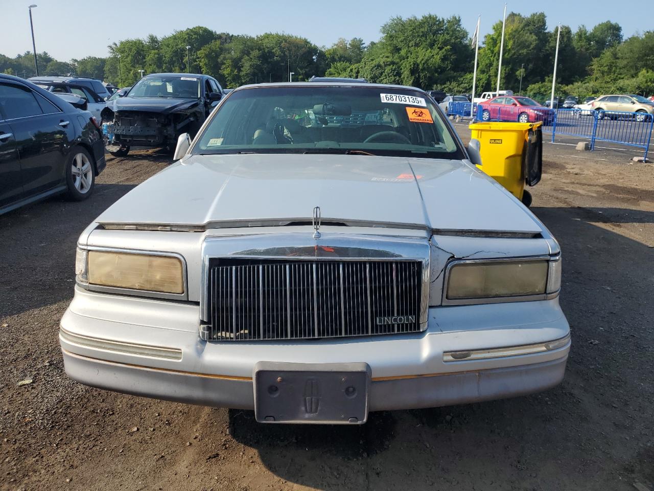1995 Lincoln Town Car Signature Silver vin: 1LNLM82WXSY766237