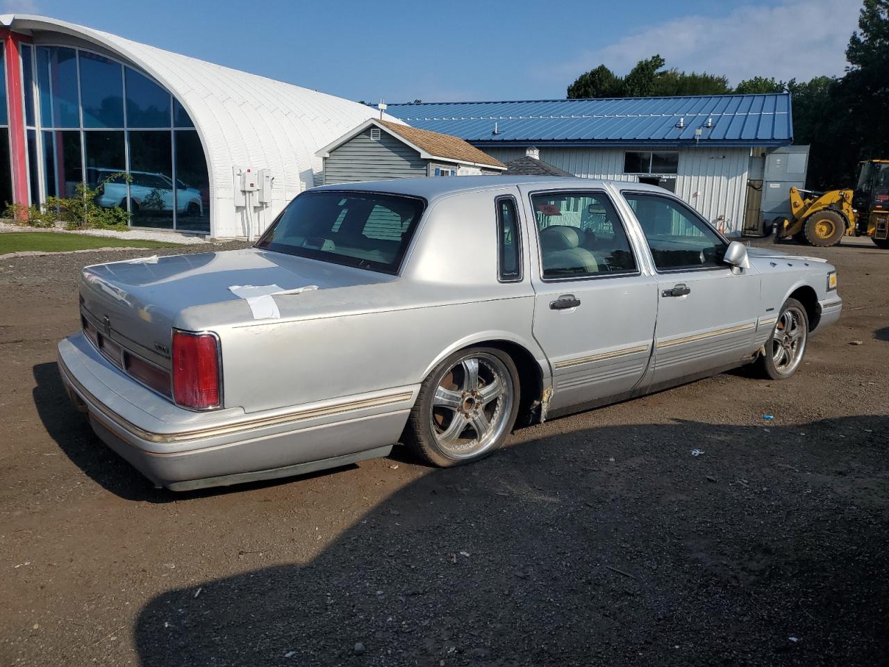 1995 Lincoln Town Car Signature Silver vin: 1LNLM82WXSY766237