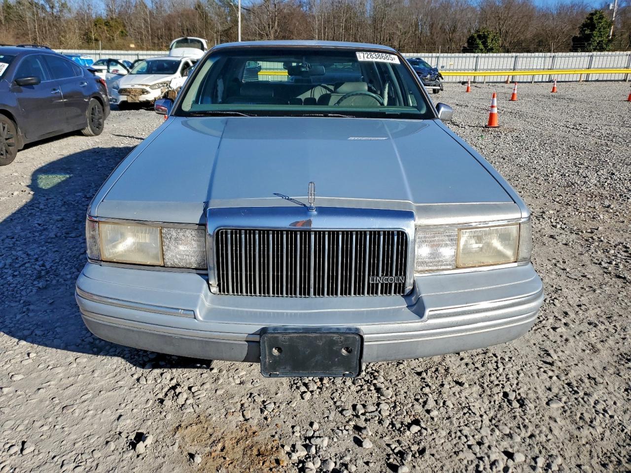 1993 Lincoln Town Car Cartier Blue vin: 1LNLM83W2PY674187