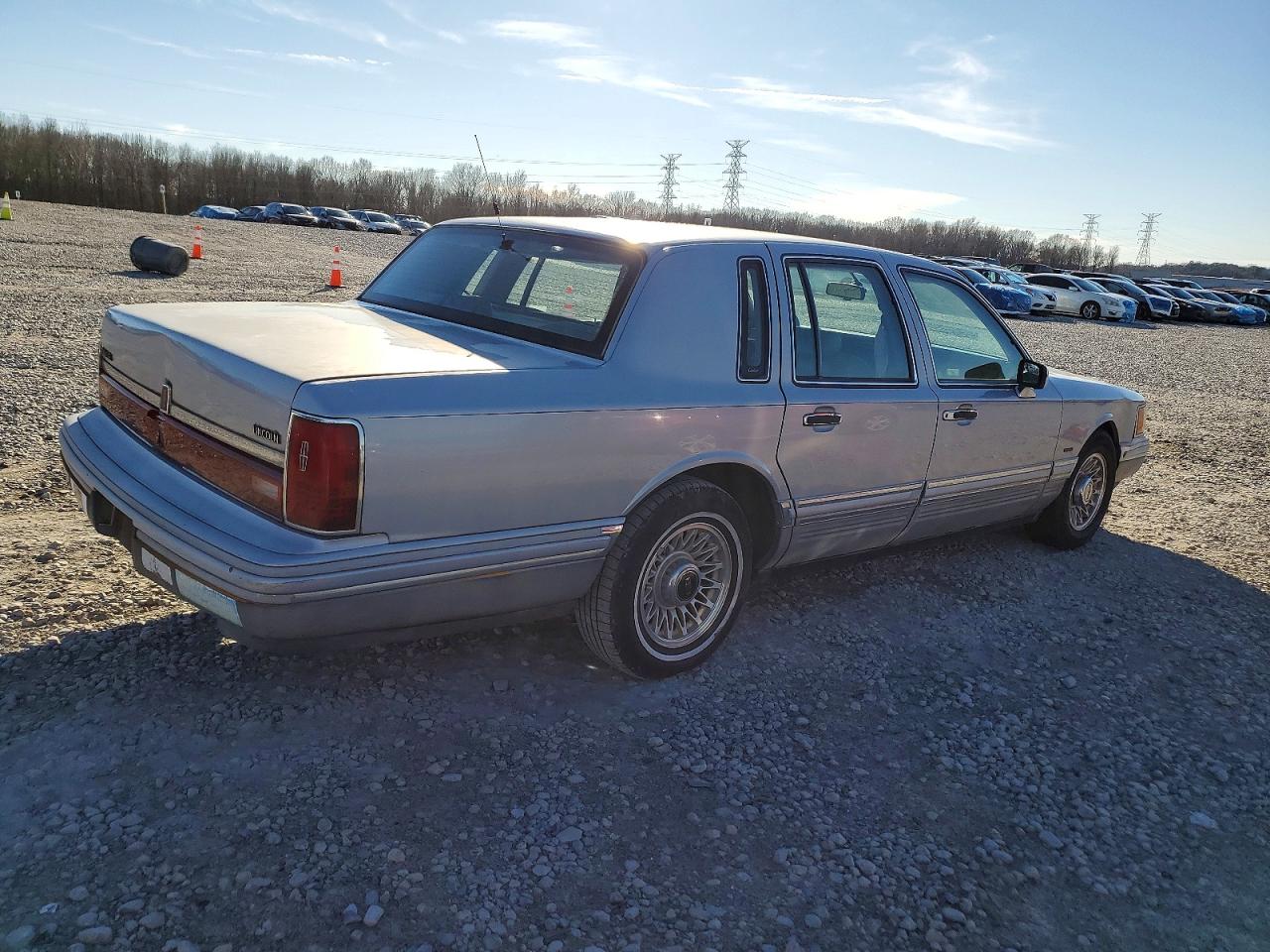 1993 Lincoln Town Car Cartier Blue vin: 1LNLM83W2PY674187
