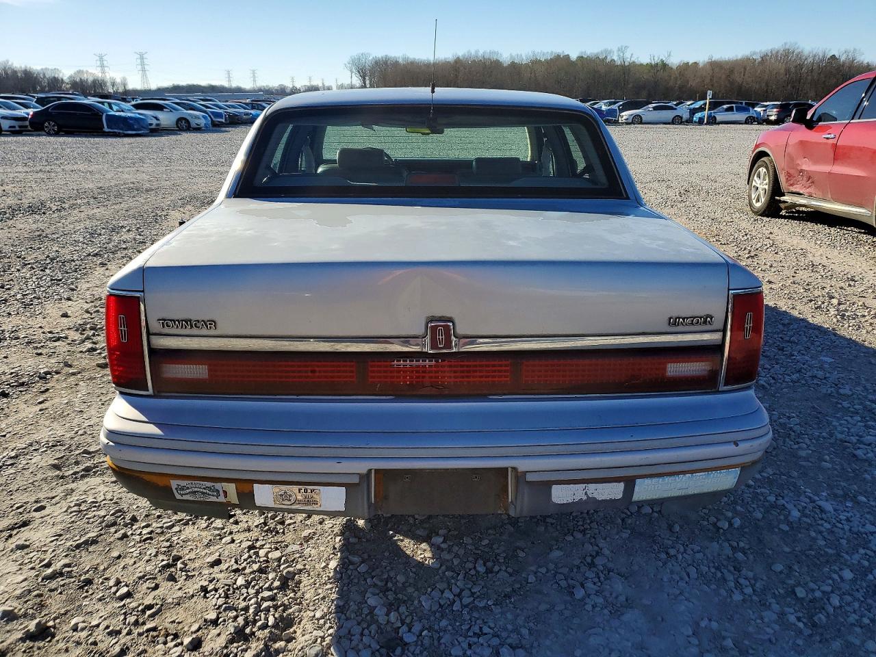1993 Lincoln Town Car Cartier Blue vin: 1LNLM83W2PY674187