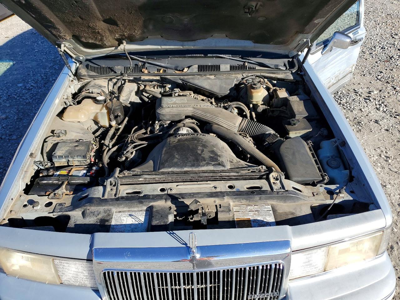 1993 Lincoln Town Car Cartier Blue vin: 1LNLM83W2PY674187