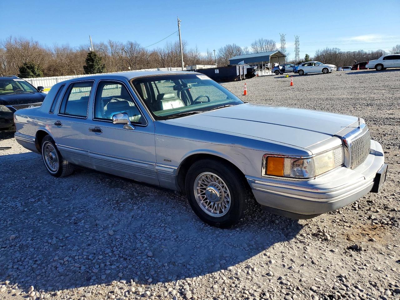 1993 Lincoln Town Car Cartier Blue vin: 1LNLM83W2PY674187
