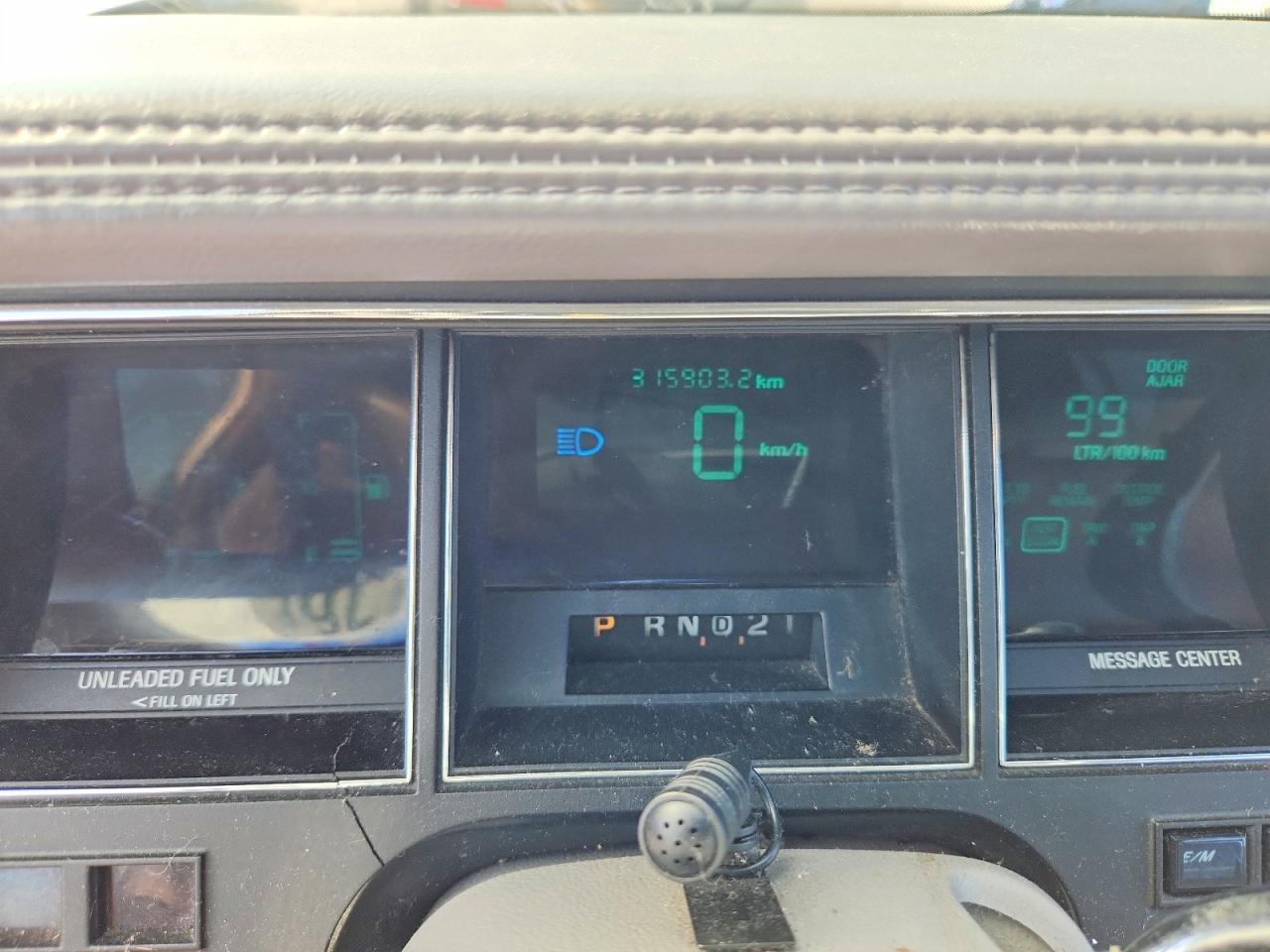 1993 Lincoln Town Car Cartier Silver vin: 1LNLM83W2PY682452