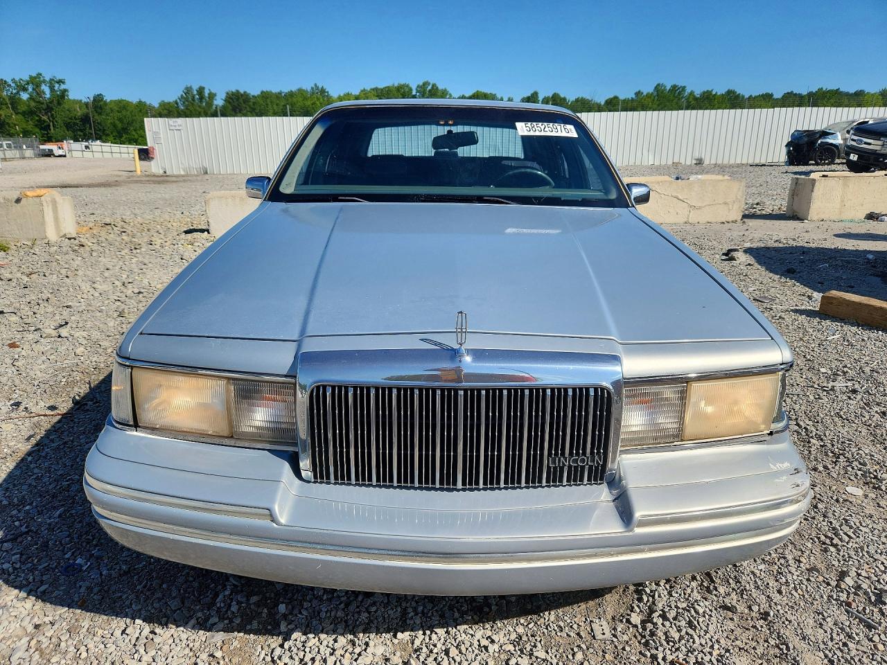 1993 Lincoln Town Car Cartier Silver vin: 1LNLM83W2PY682452