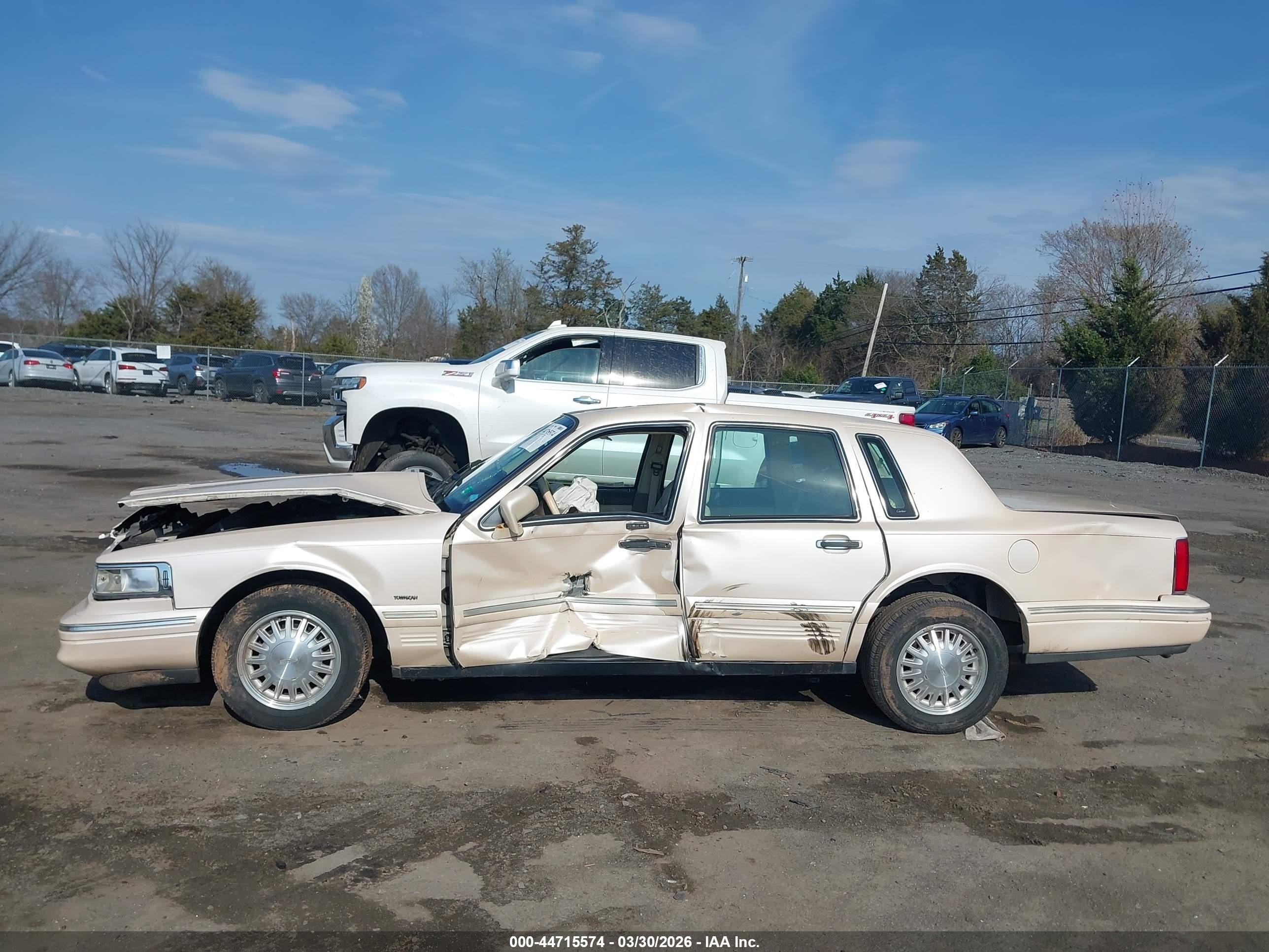 1997 Lincoln Town Car Cartier White vin: 1LNLM83W2VY748608