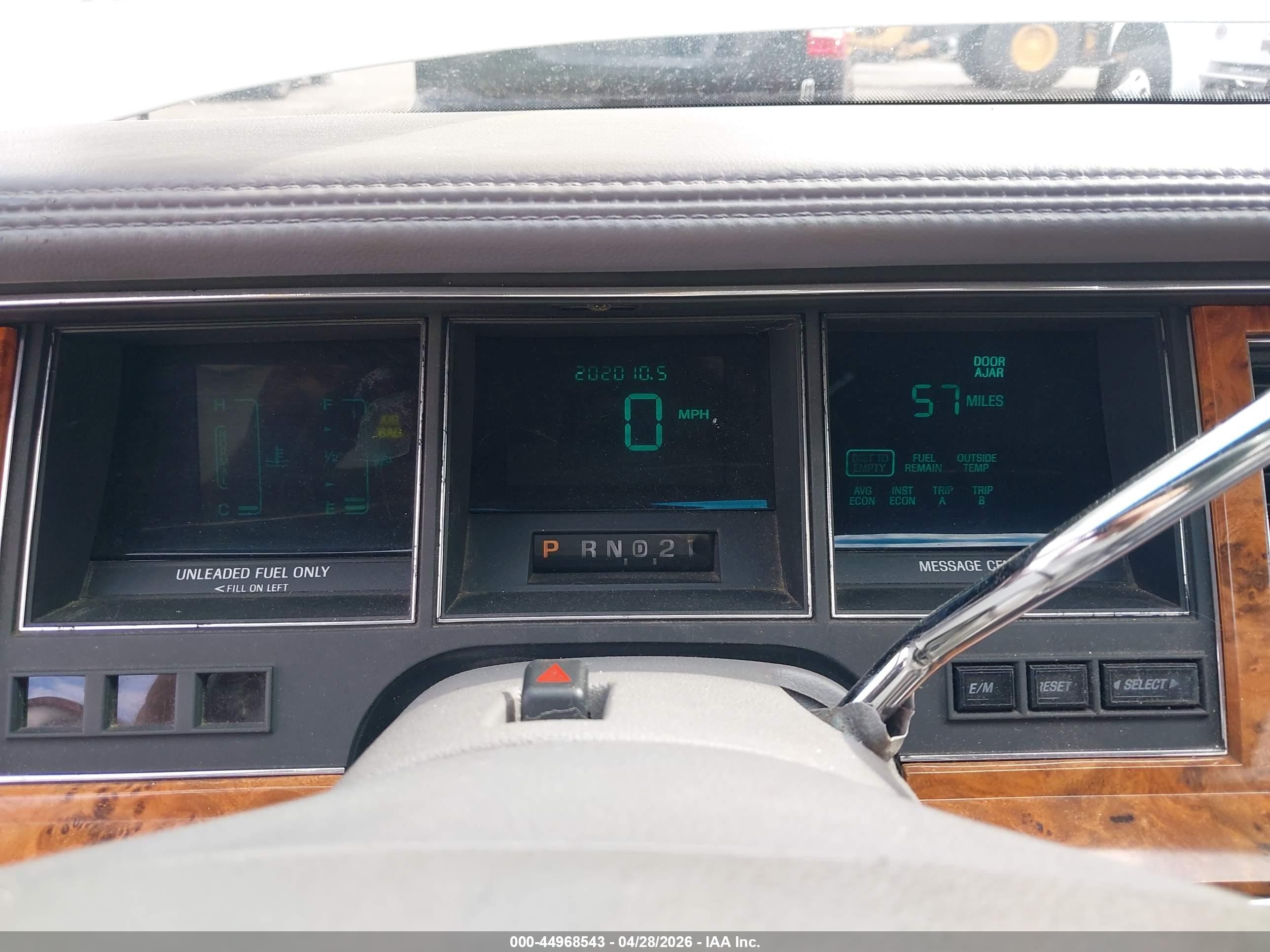 1993 Lincoln Town Car Cartier White vin: 1LNLM83W3PY633485