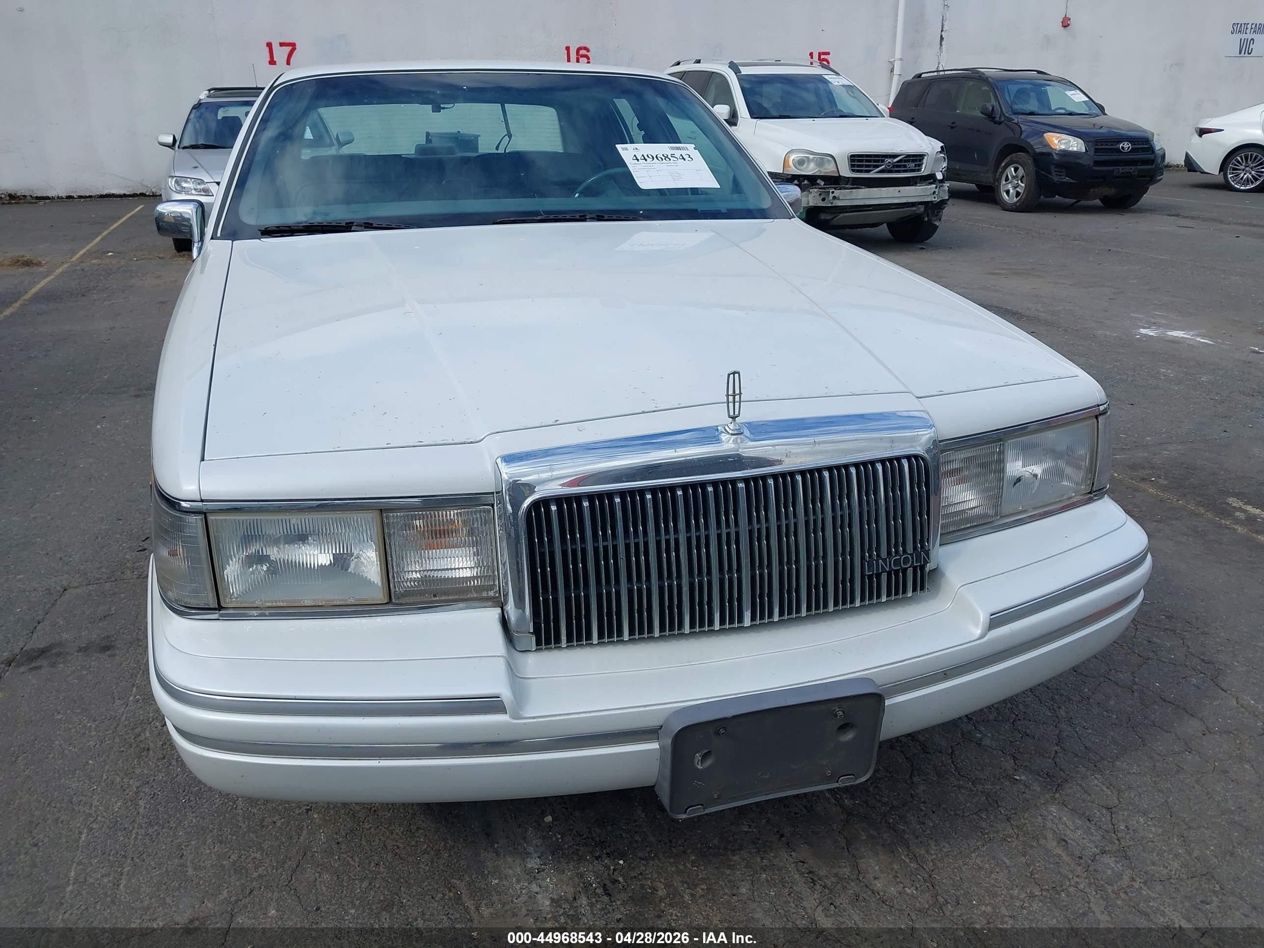 1993 Lincoln Town Car Cartier White vin: 1LNLM83W3PY633485