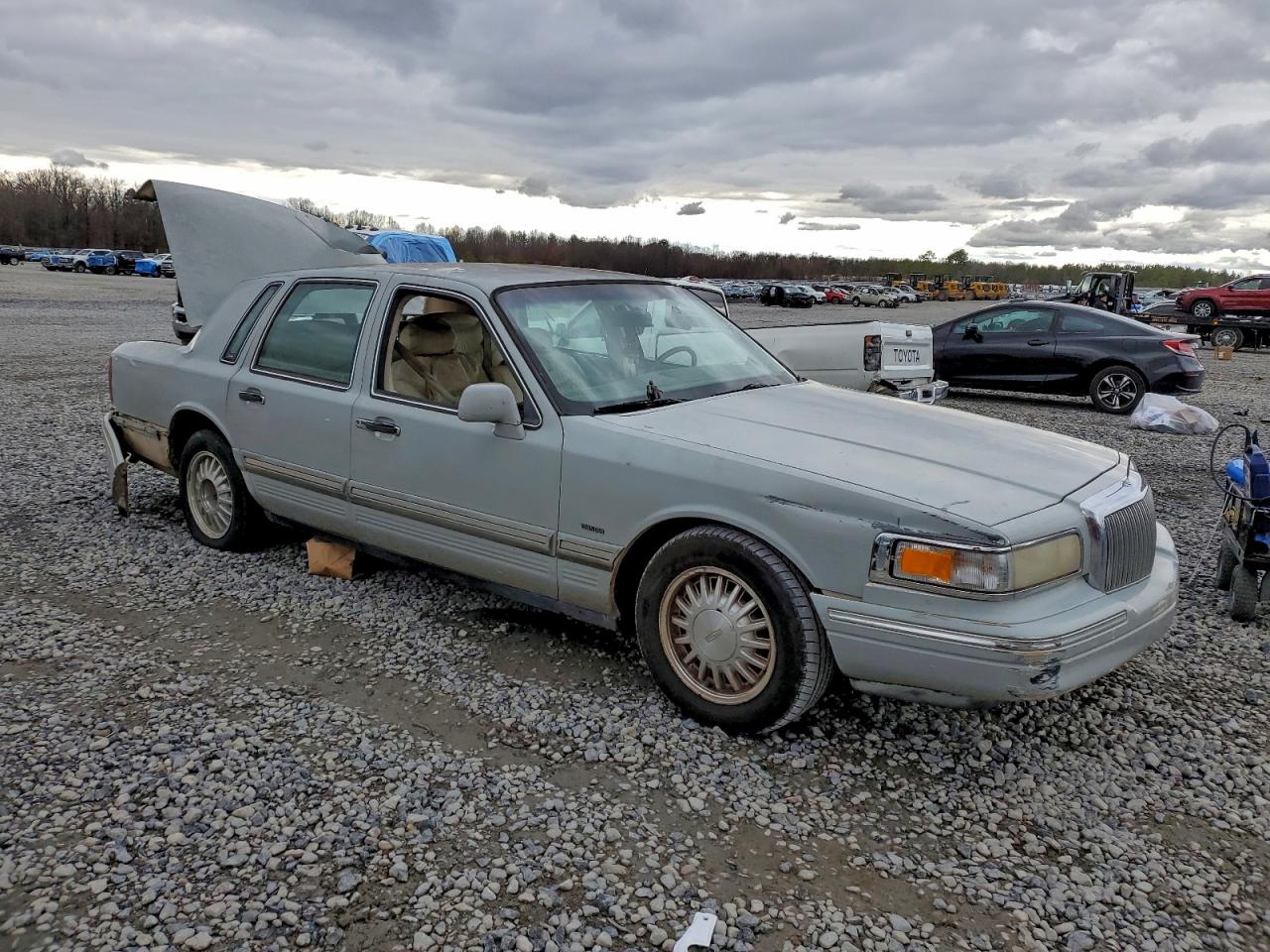 1995 Lincoln Town Car Cartier Silver vin: 1LNLM83W6SY692605