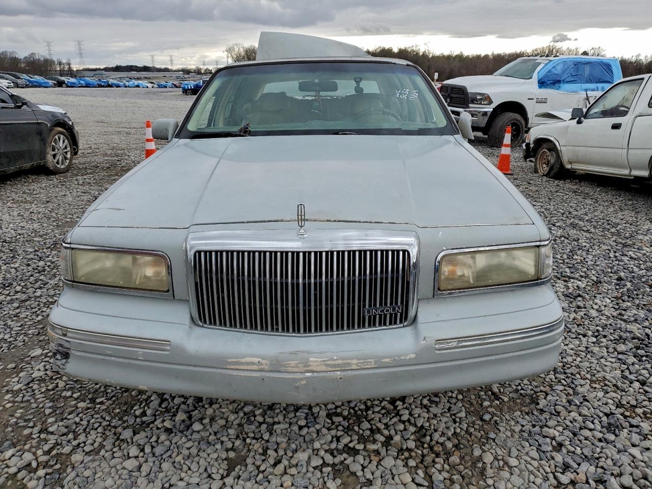 1995 Lincoln Town Car Cartier Silver vin: 1LNLM83W6SY692605