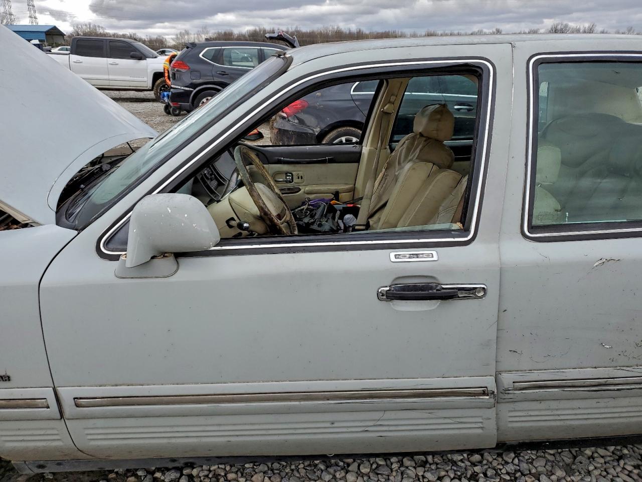 1995 Lincoln Town Car Cartier Silver vin: 1LNLM83W6SY692605