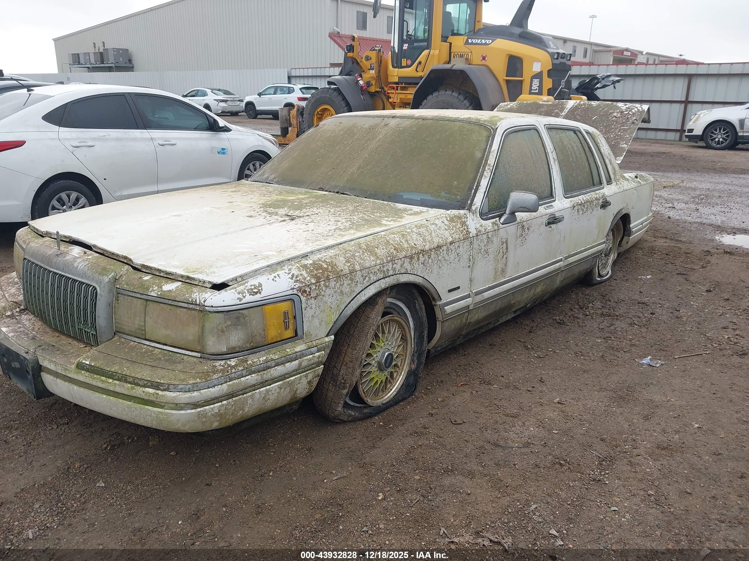 1993 Lincoln Town Car Cartier White vin: 1LNLM83W9PY760175