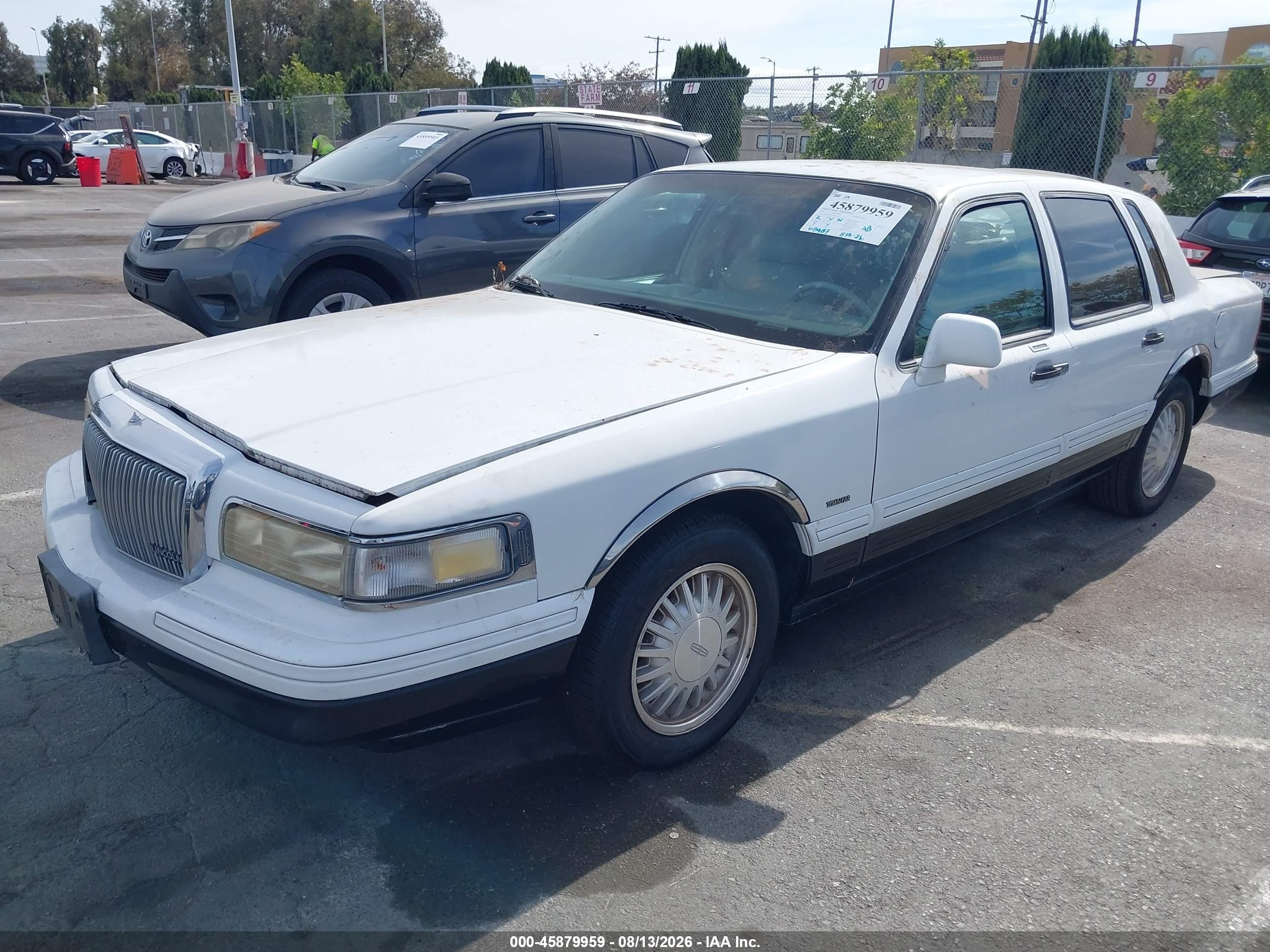 1995 Lincoln Town Car Cartier White vin: 1LNLM83W9SY617672