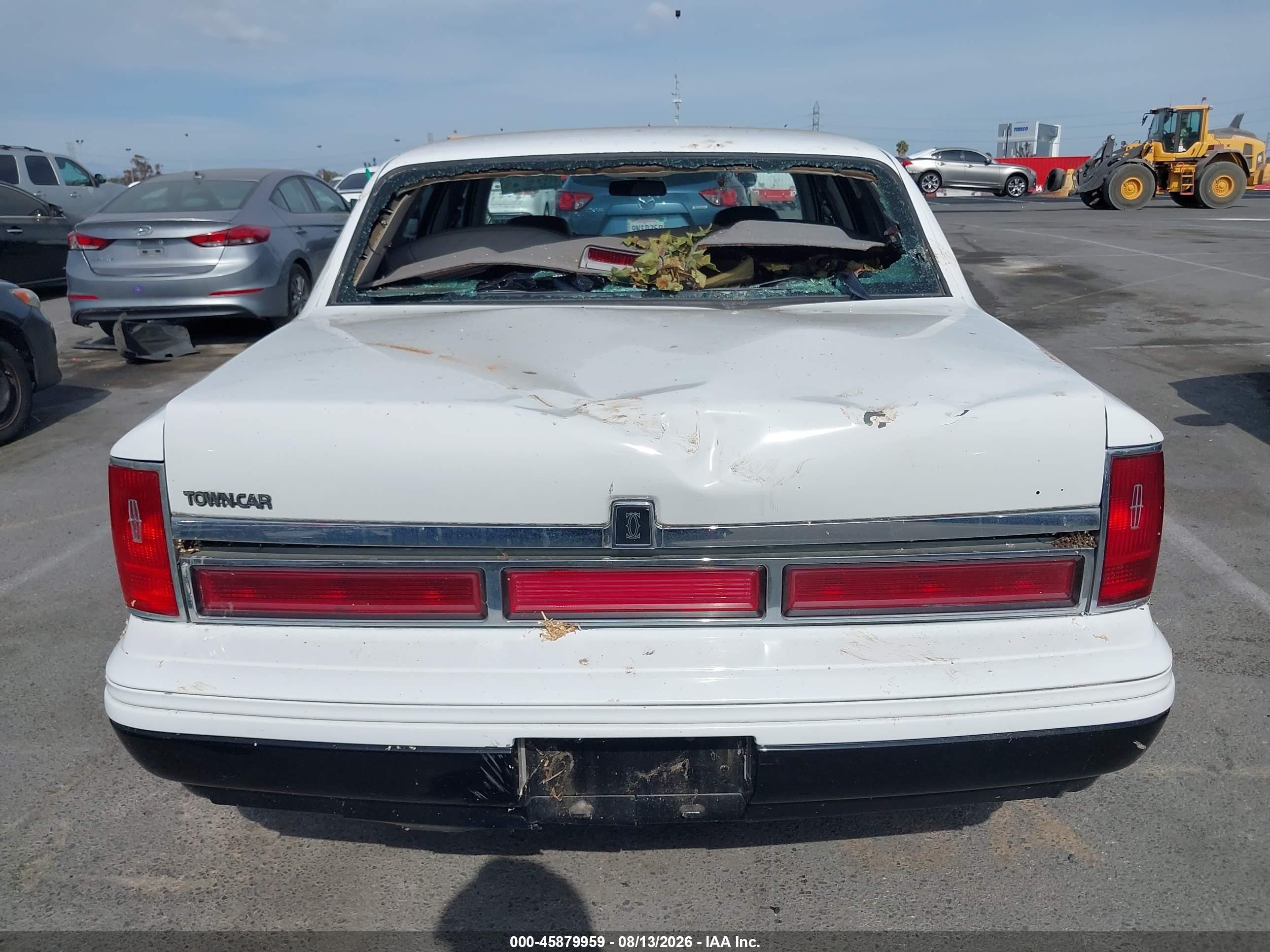 1995 Lincoln Town Car Cartier White vin: 1LNLM83W9SY617672