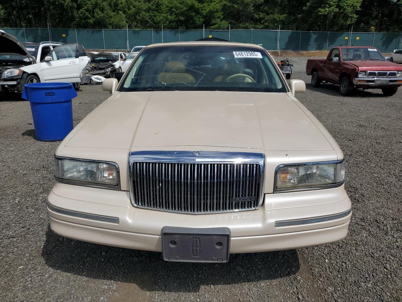 1995 Lincoln Town Car Cartier White vin: 1LNLM83W9SY621933