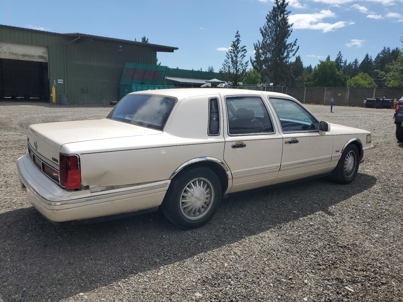 1995 Lincoln Town Car Cartier White vin: 1LNLM83W9SY621933