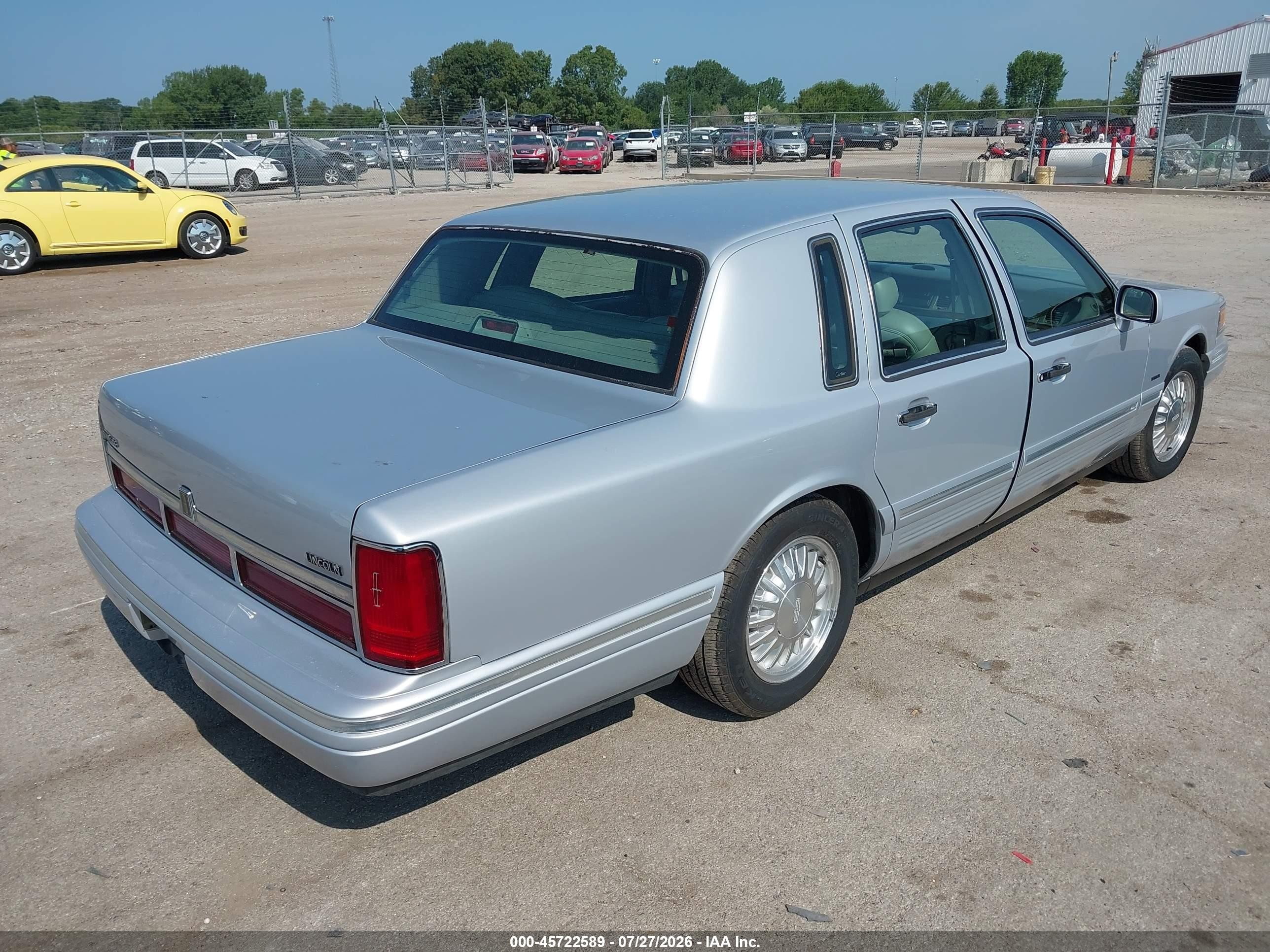 1995 Lincoln Town Car Cartier Серебряный vin: 1LNLM83WXSY721183