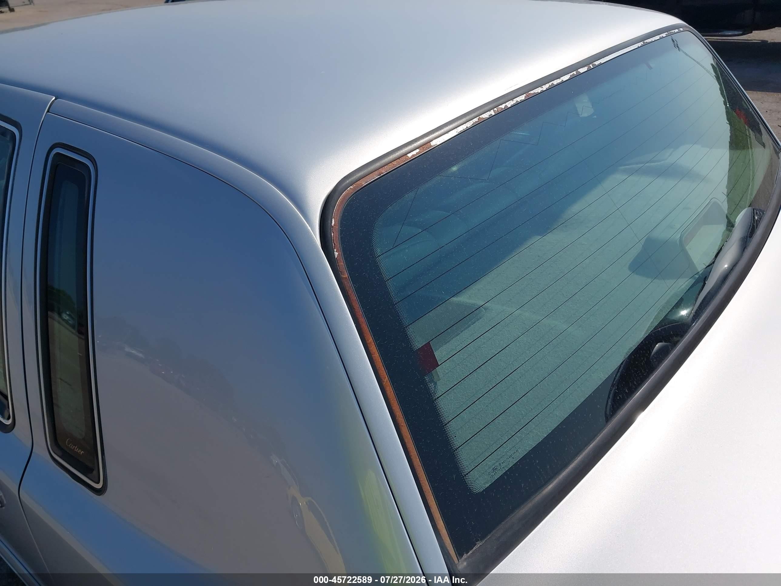 1995 Lincoln Town Car Cartier Серебряный vin: 1LNLM83WXSY721183