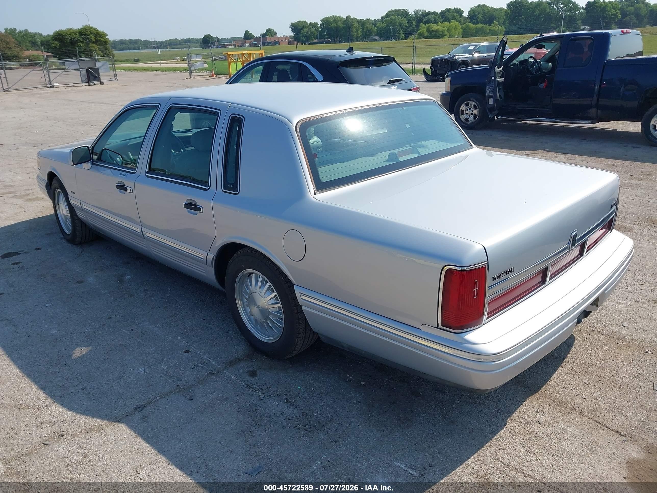 1995 Lincoln Town Car Cartier Серебряный vin: 1LNLM83WXSY721183