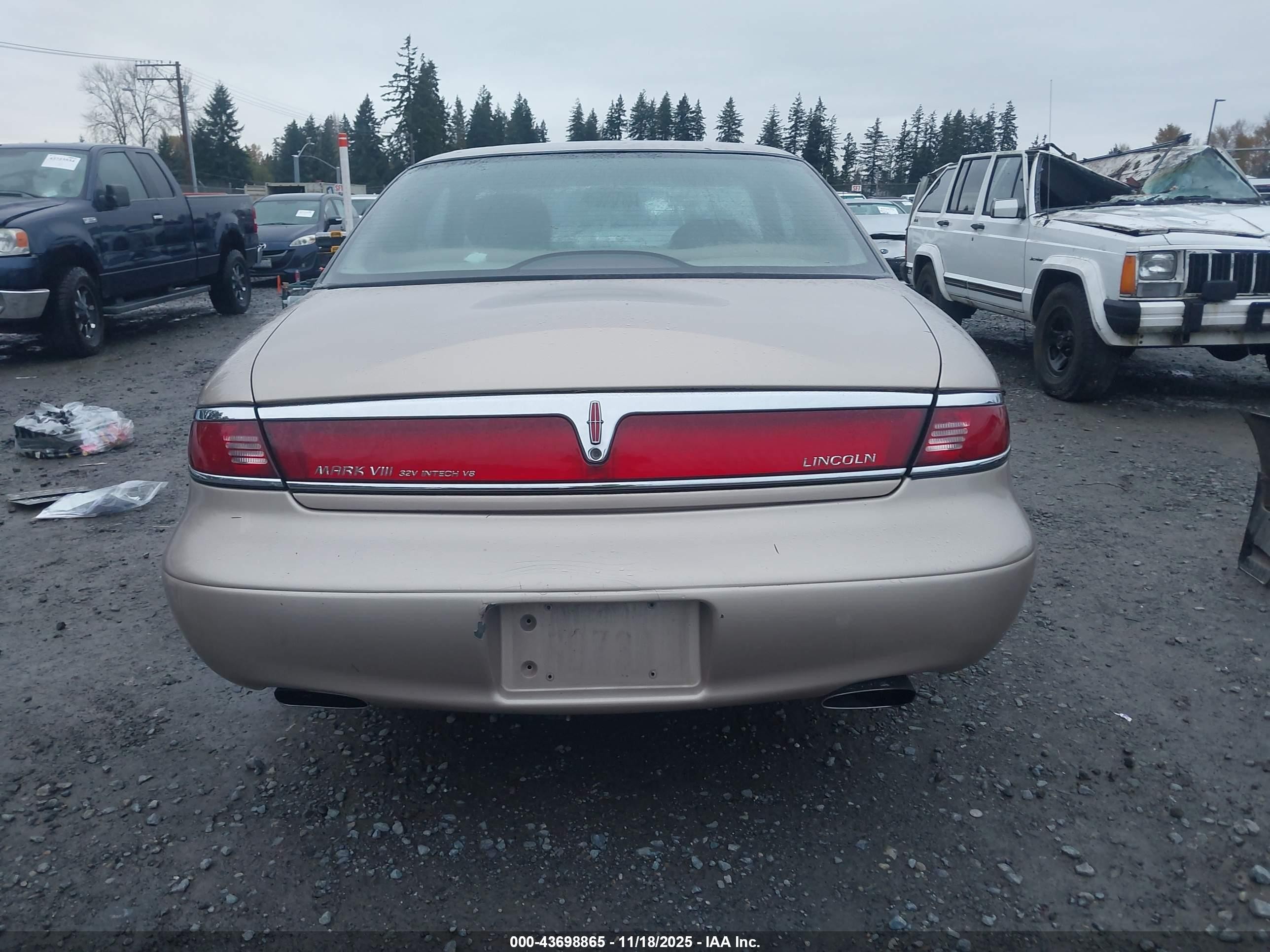1997 Lincoln Mark Viii   Tan vin: 1LNLM91V0VY678185