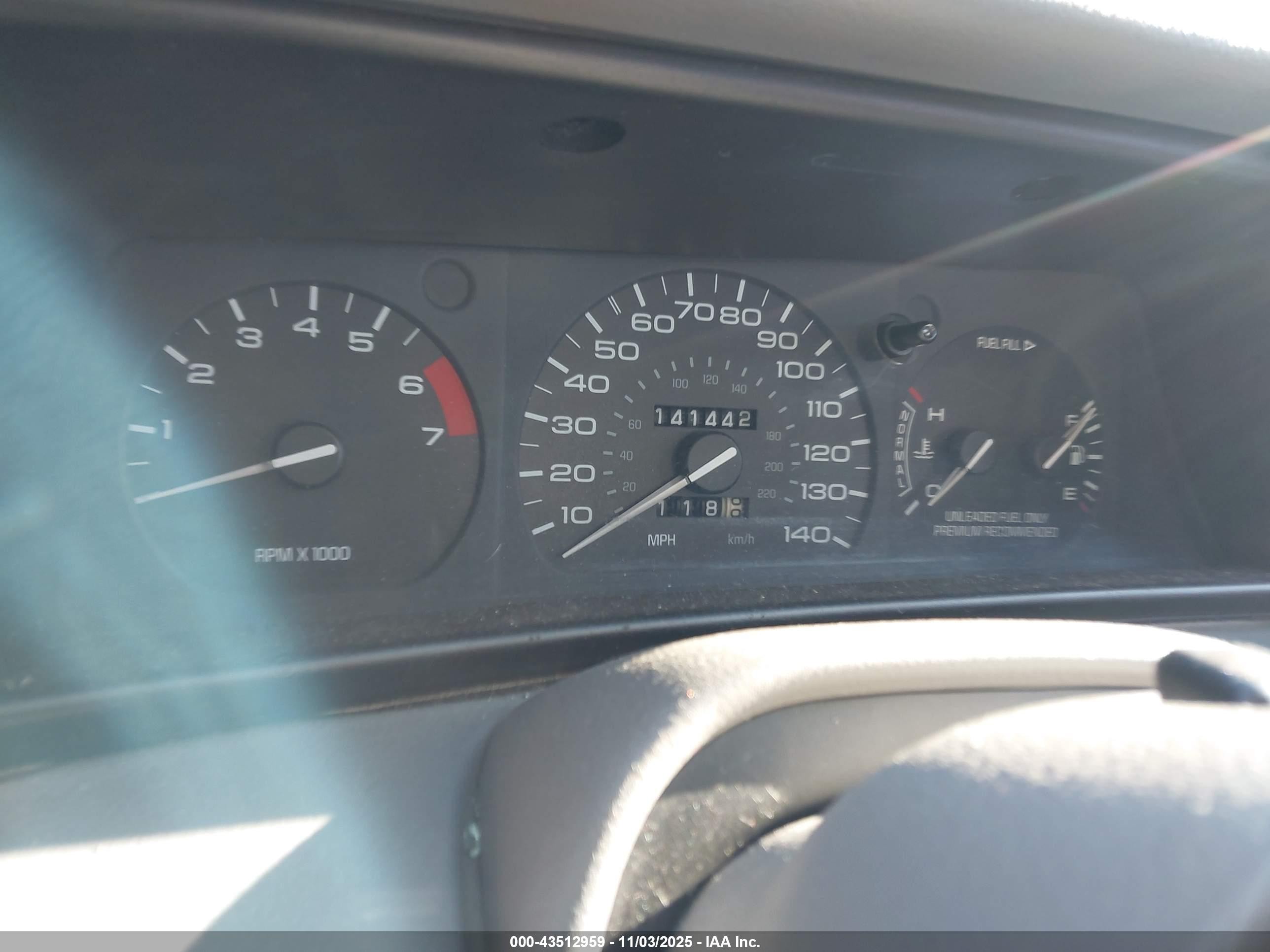 1994 Lincoln Mark Viii   Green vin: 1LNLM91V1RY707098